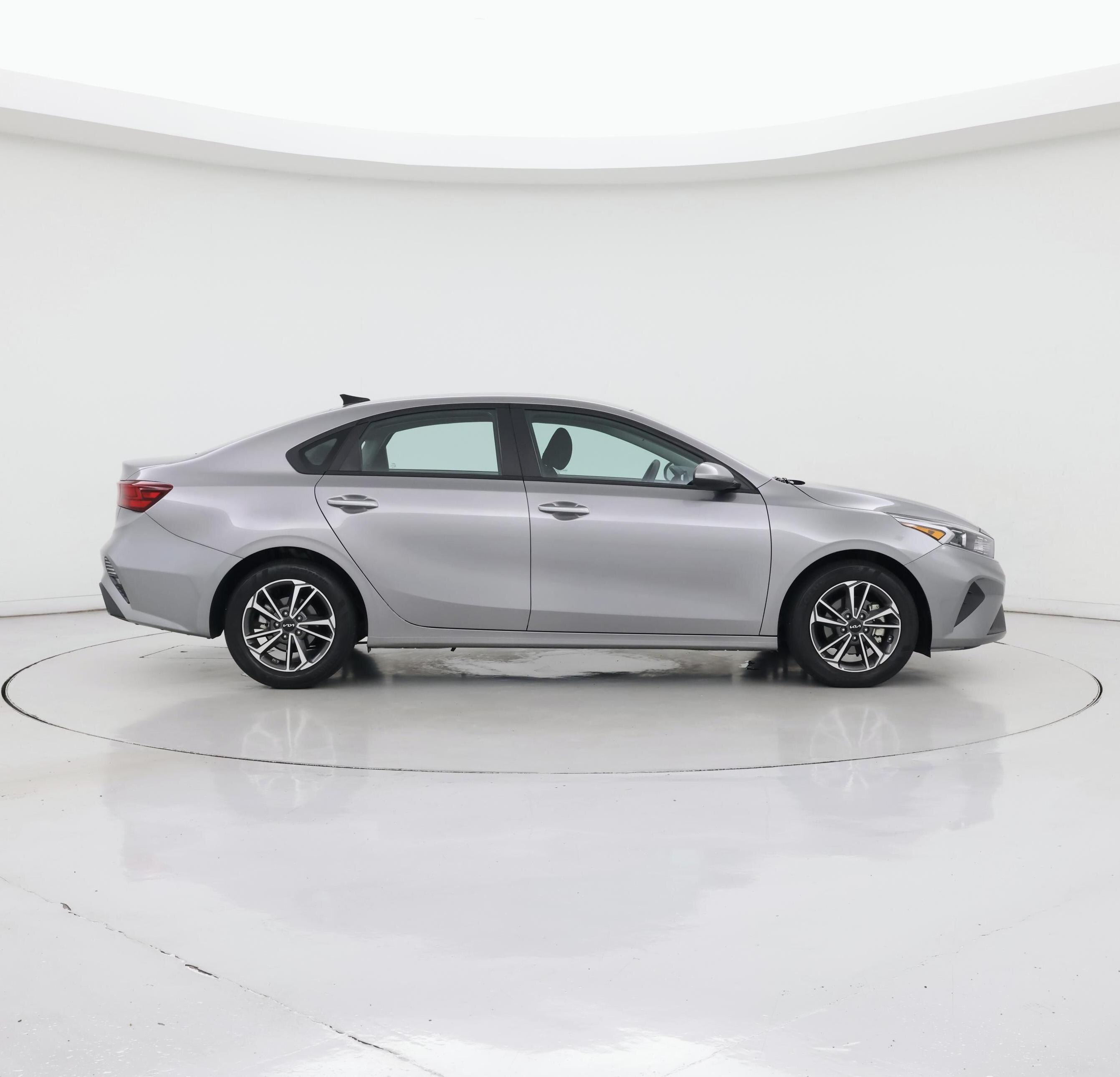 Thumbnail: 2023 Kia Forte - 7