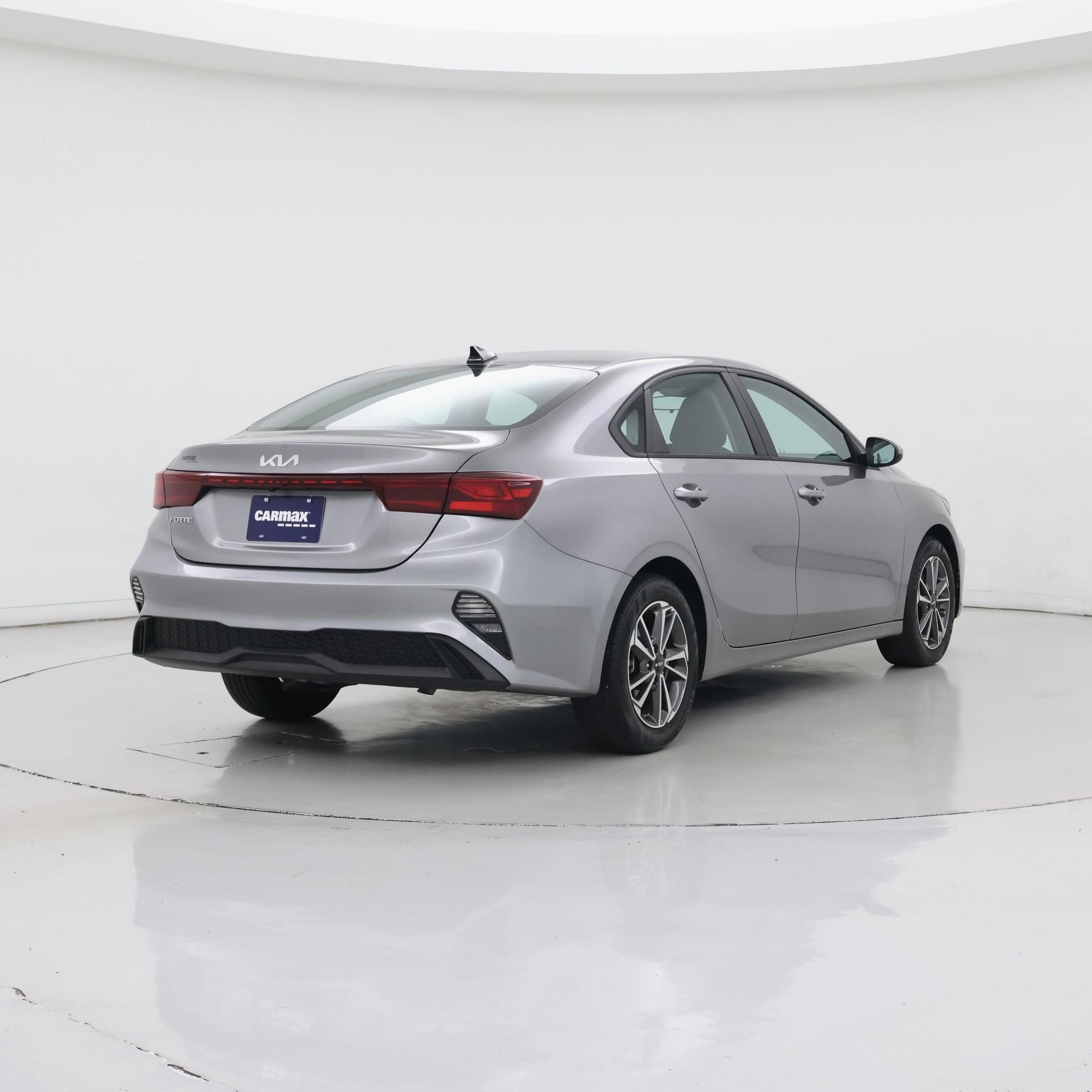 Thumbnail: 2023 Kia Forte - 8