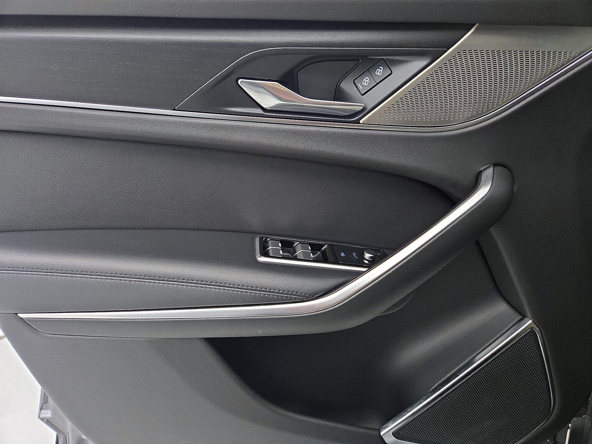 Thumbnail: 2023 Jaguar F-Pace - 12