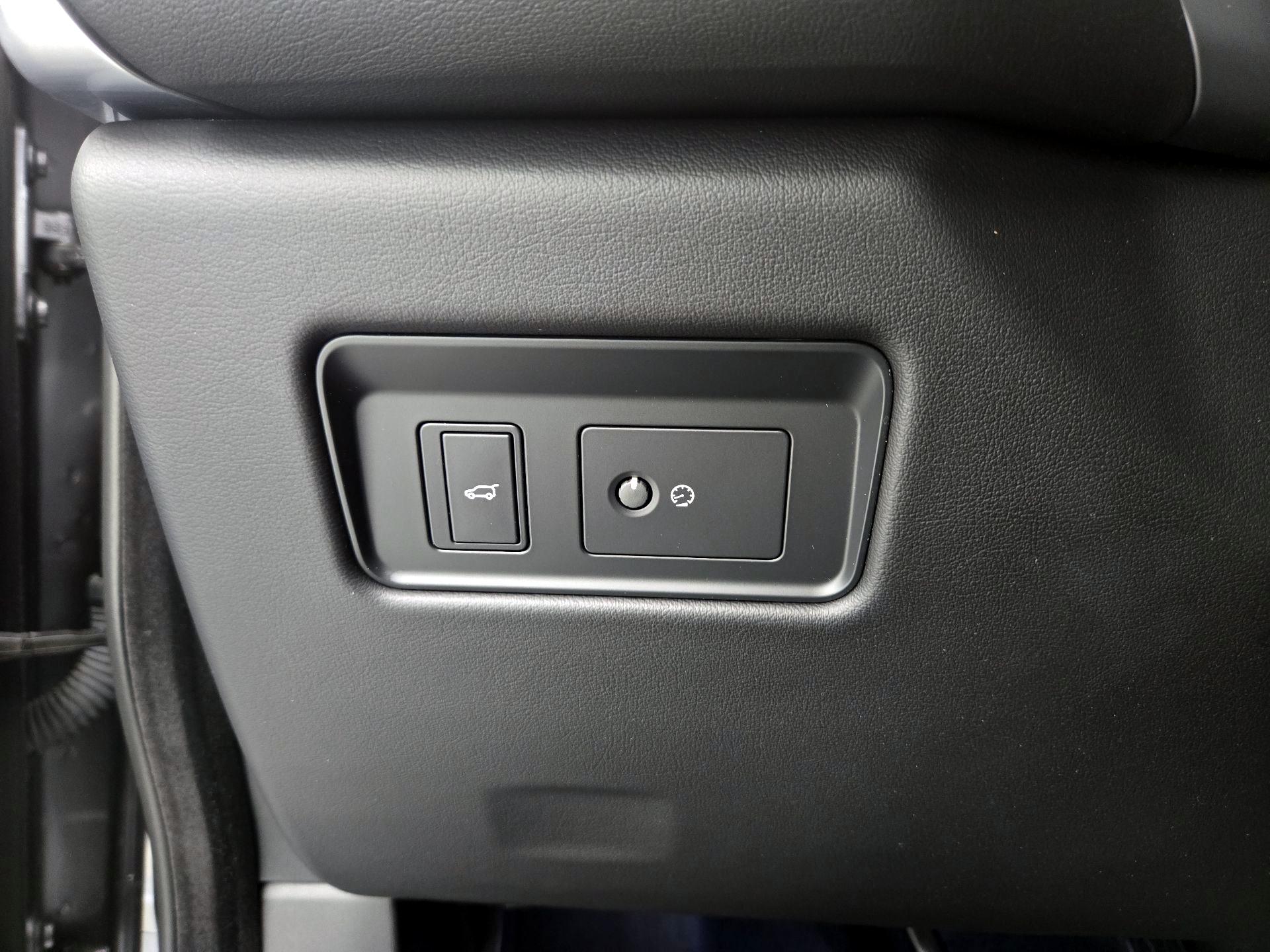 Thumbnail: 2023 Jaguar F-Pace - 13