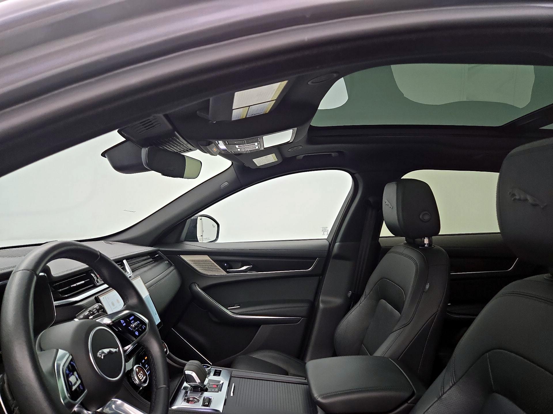 Thumbnail: 2023 Jaguar F-Pace - 20