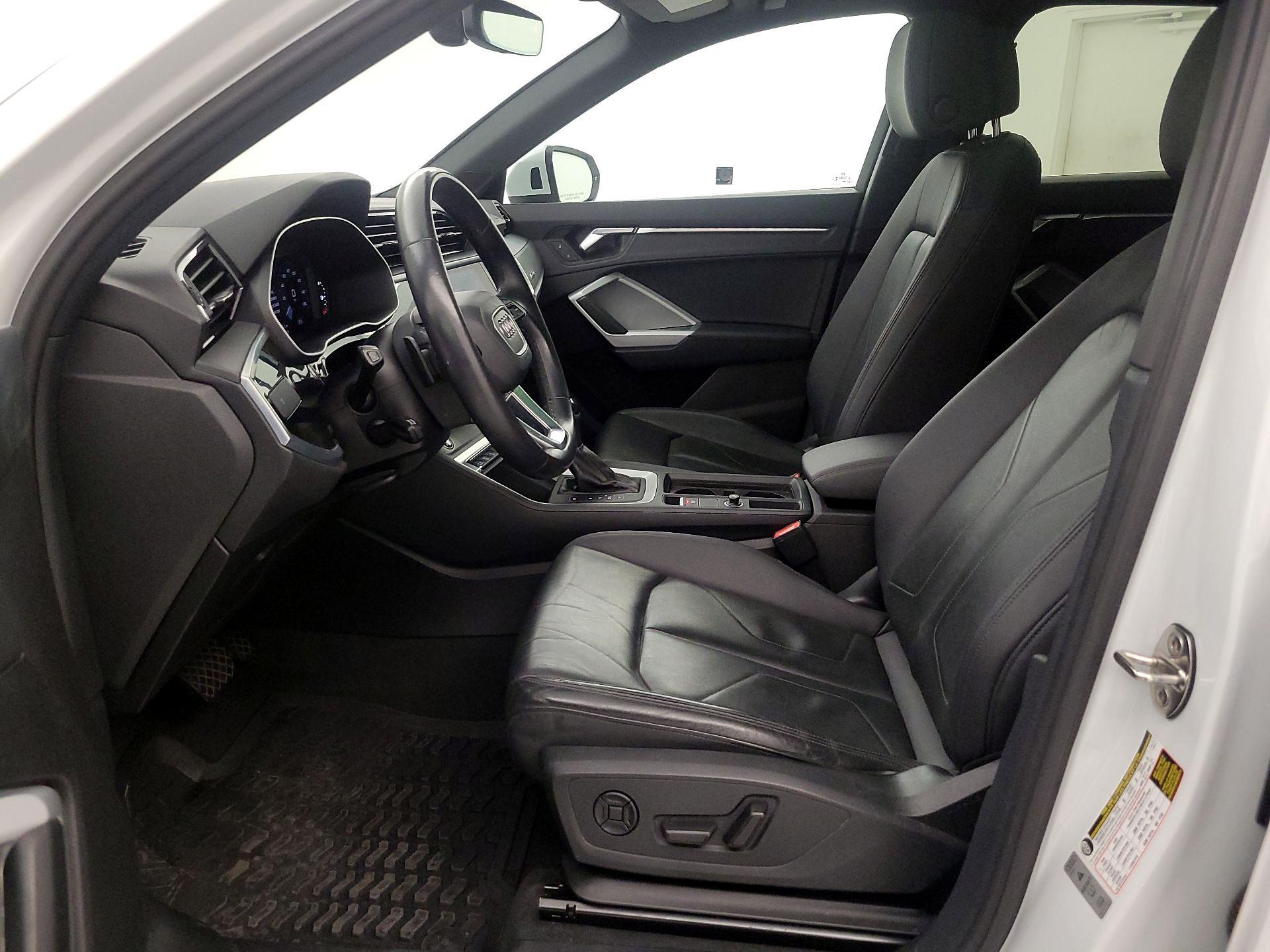 Thumbnail: 2022 Audi Q3 - 11