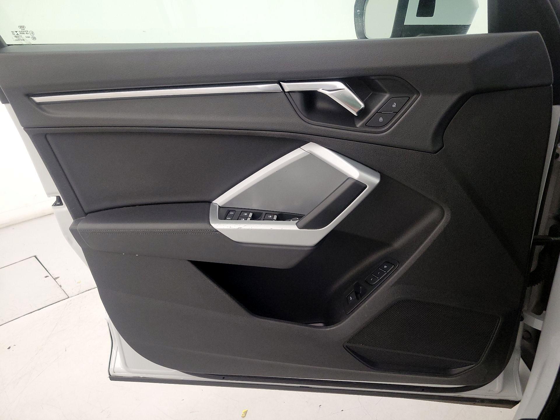 Thumbnail: 2022 Audi Q3 - 12