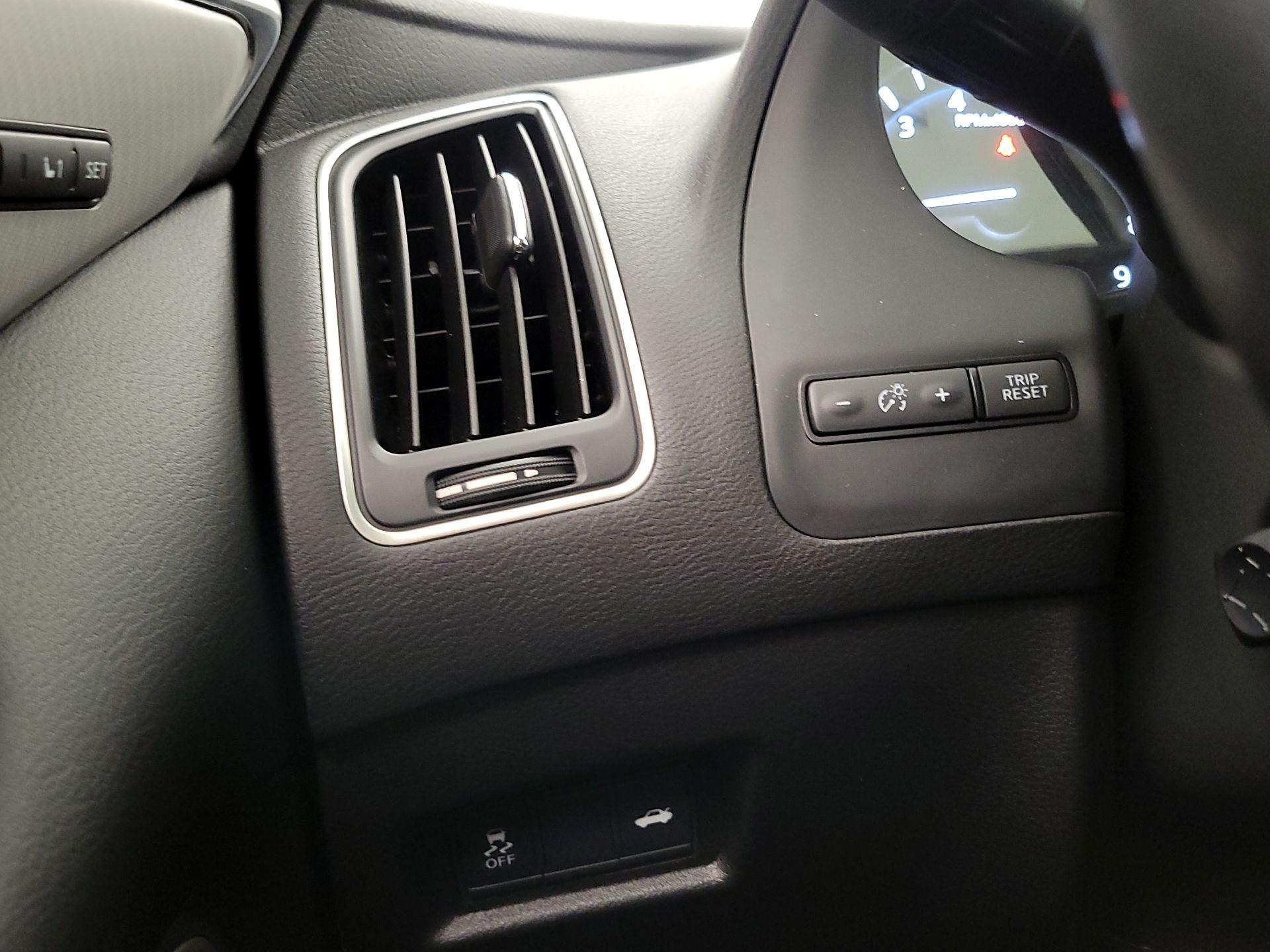 Thumbnail: 2022 INFINITI Q50 - 13