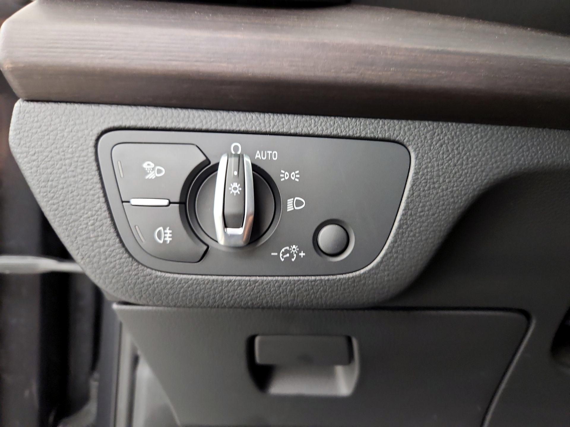 Thumbnail: 2022 Audi Q5 - 13