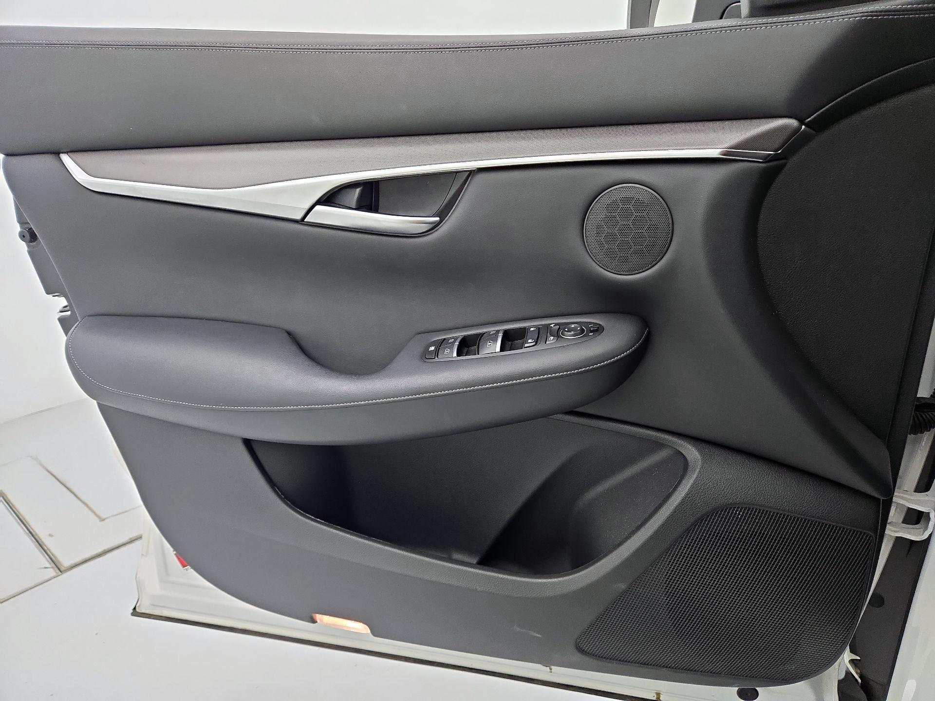 Thumbnail: 2022 INFINITI QX50 - 12