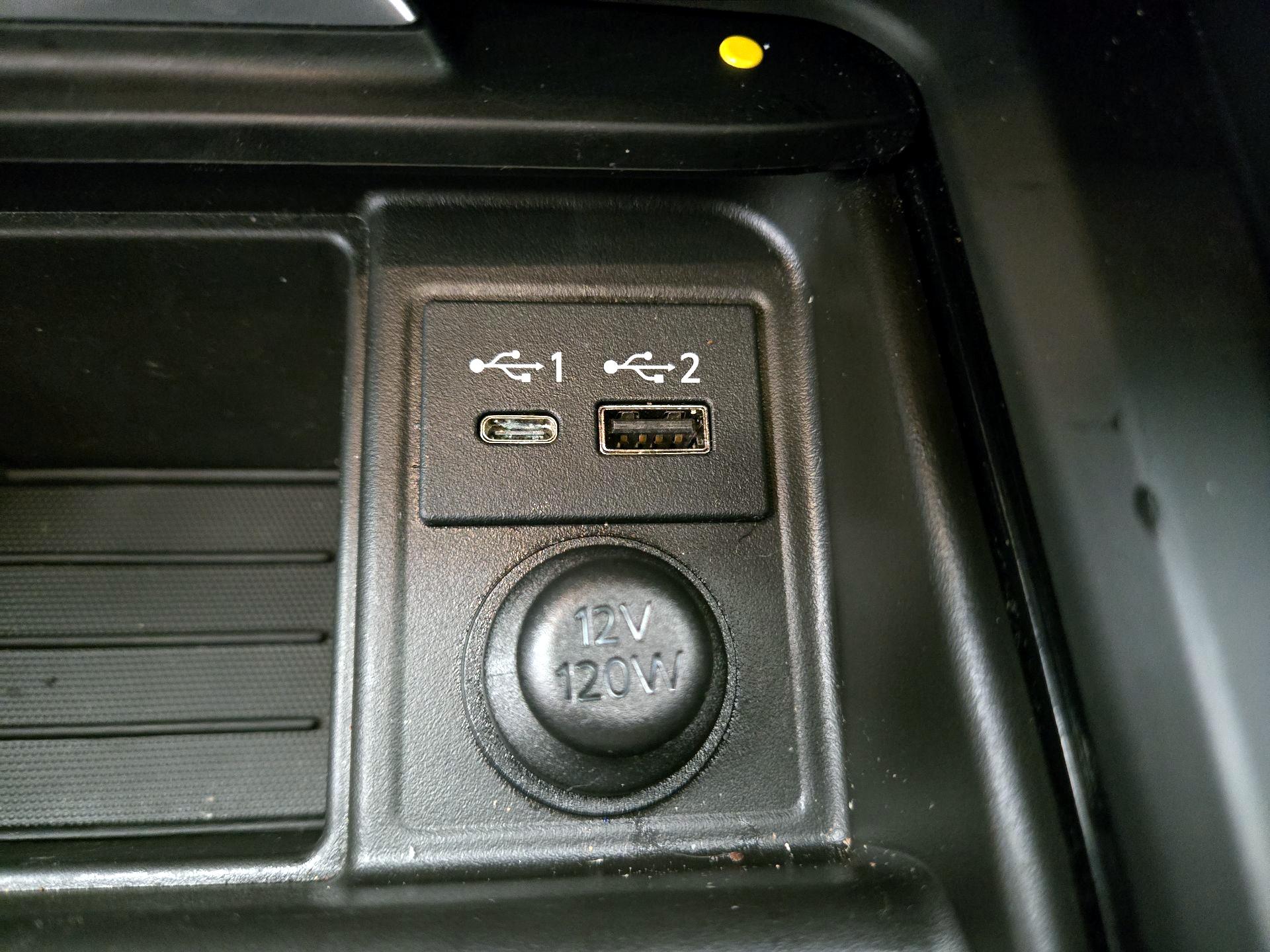 Thumbnail: 2022 INFINITI QX50 - 18