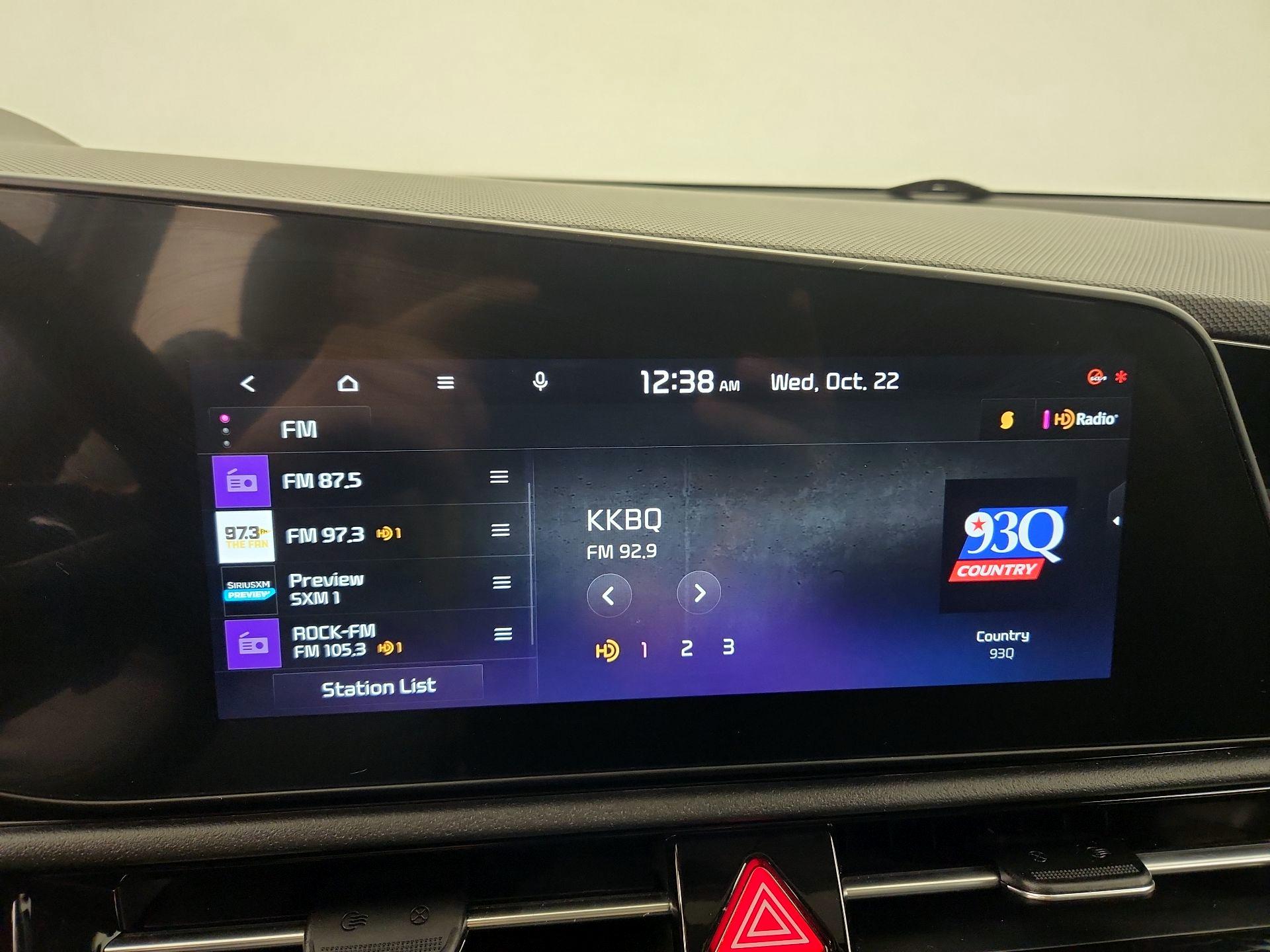 Thumbnail: 2023 Kia Niro - 16