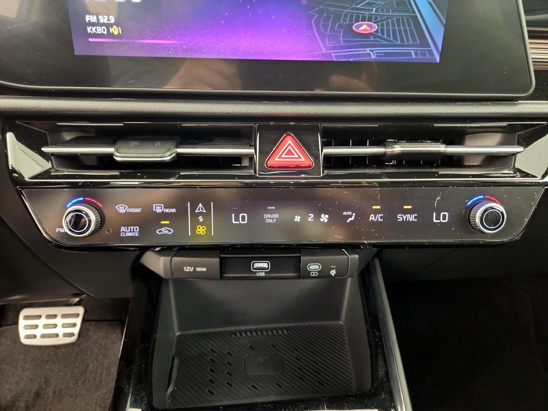 Thumbnail: 2023 Kia Niro - 17