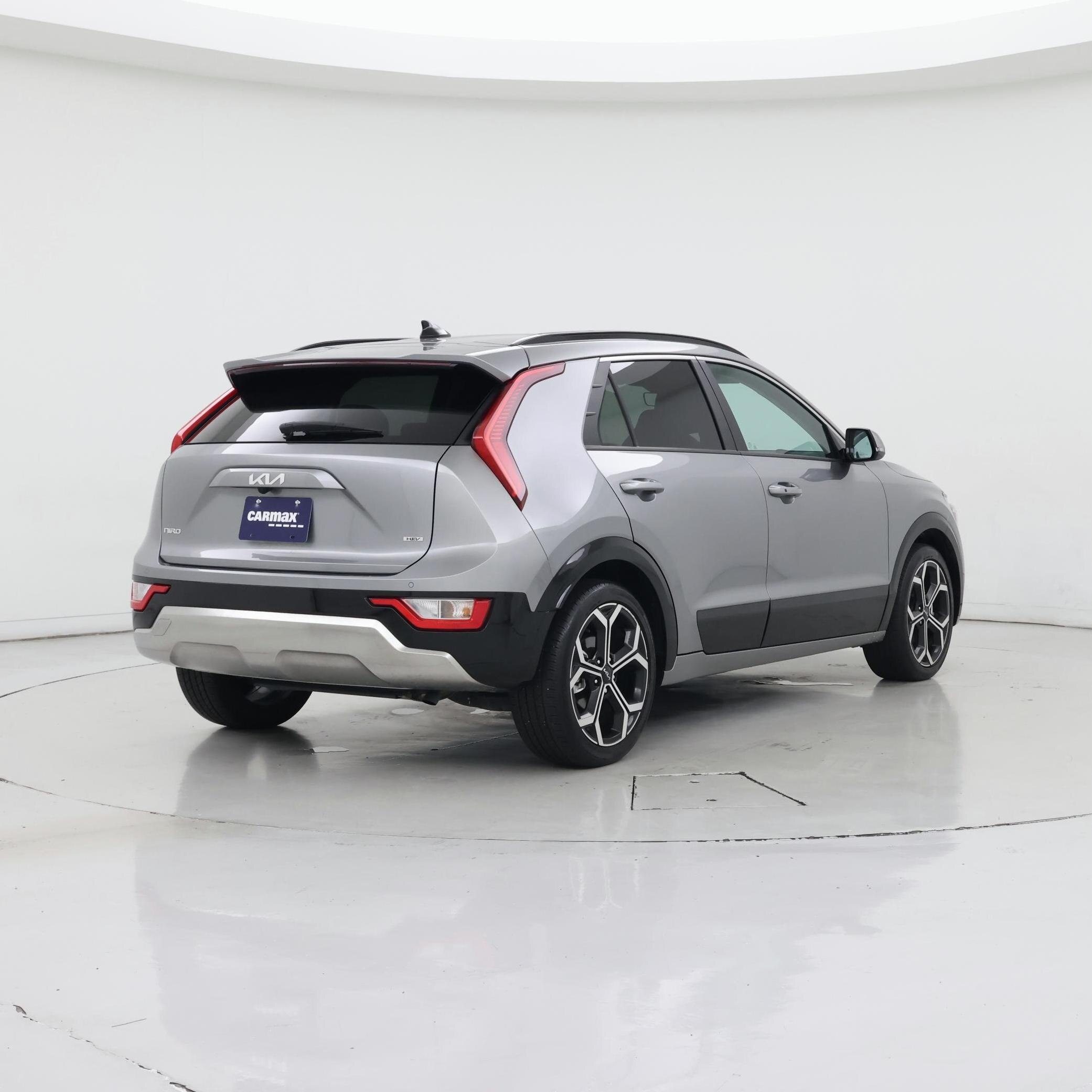 Thumbnail: 2023 Kia Niro - 8