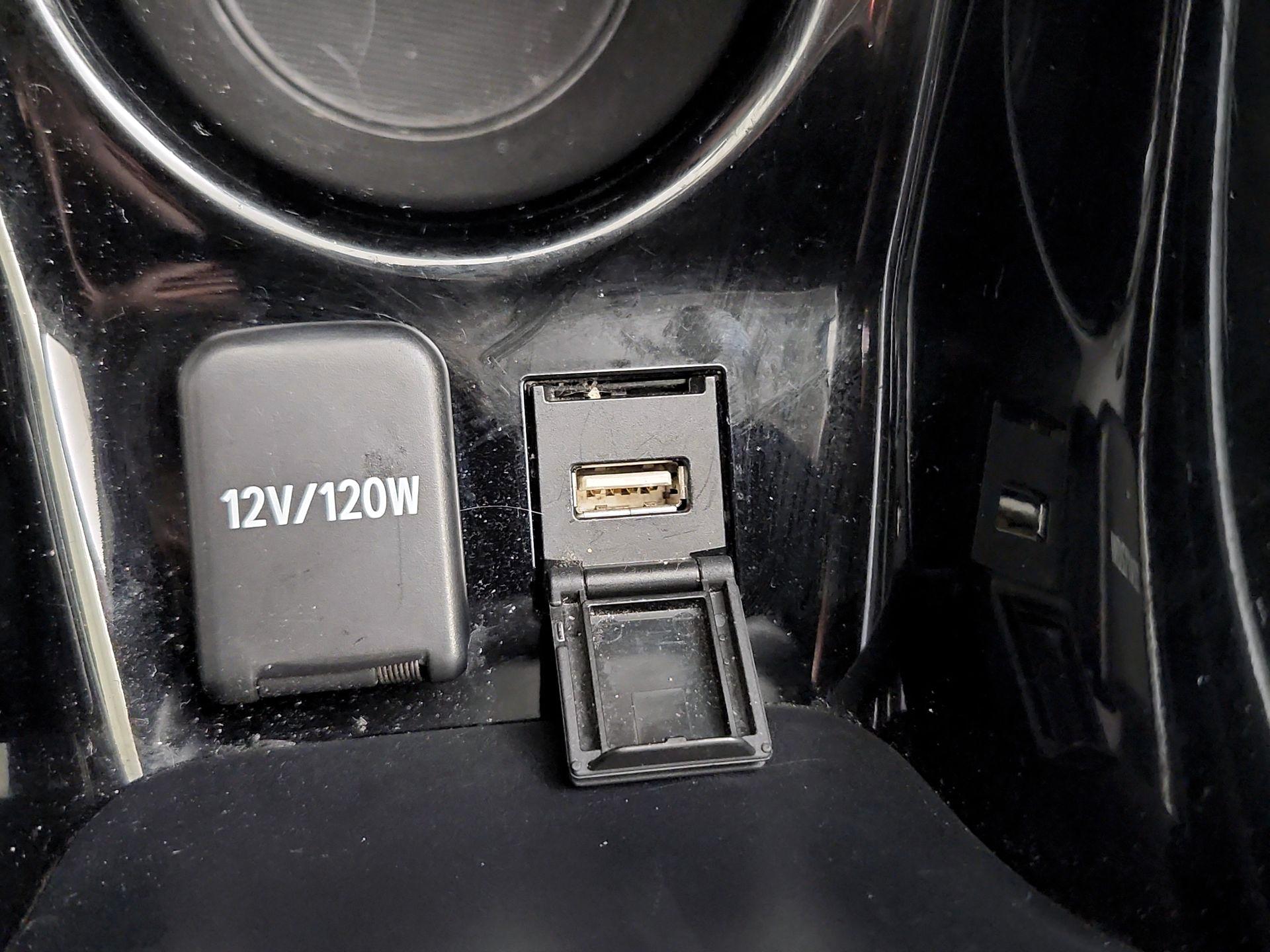 Thumbnail: 2022 Toyota Prius - 18