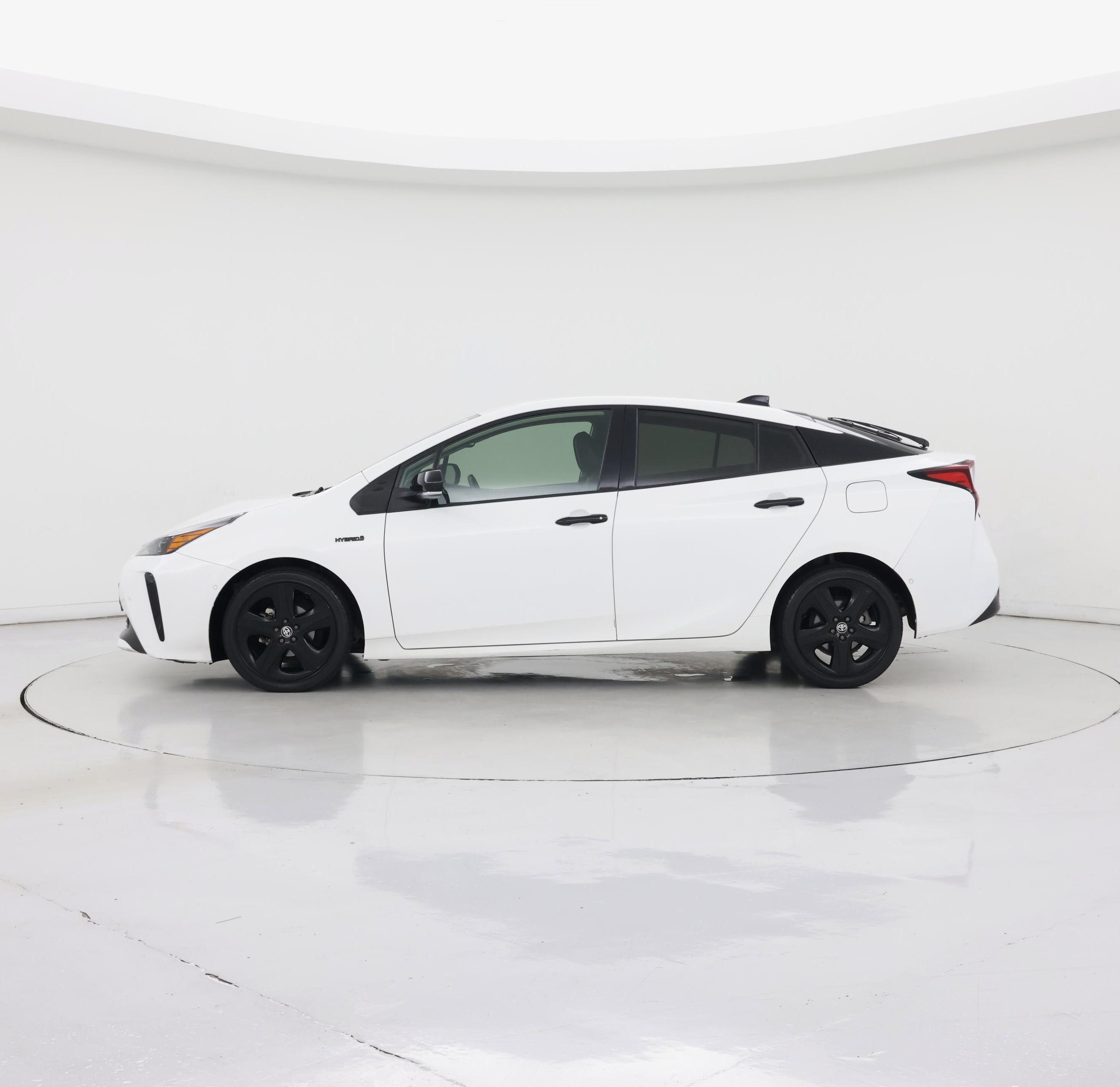 Thumbnail: 2022 Toyota Prius - 3