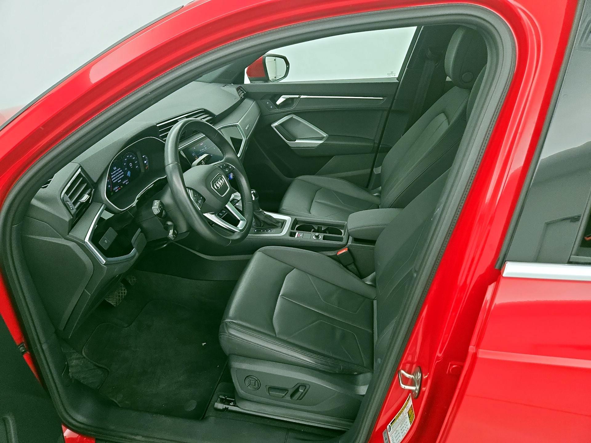 Thumbnail: 2022 Audi Q3 - 11