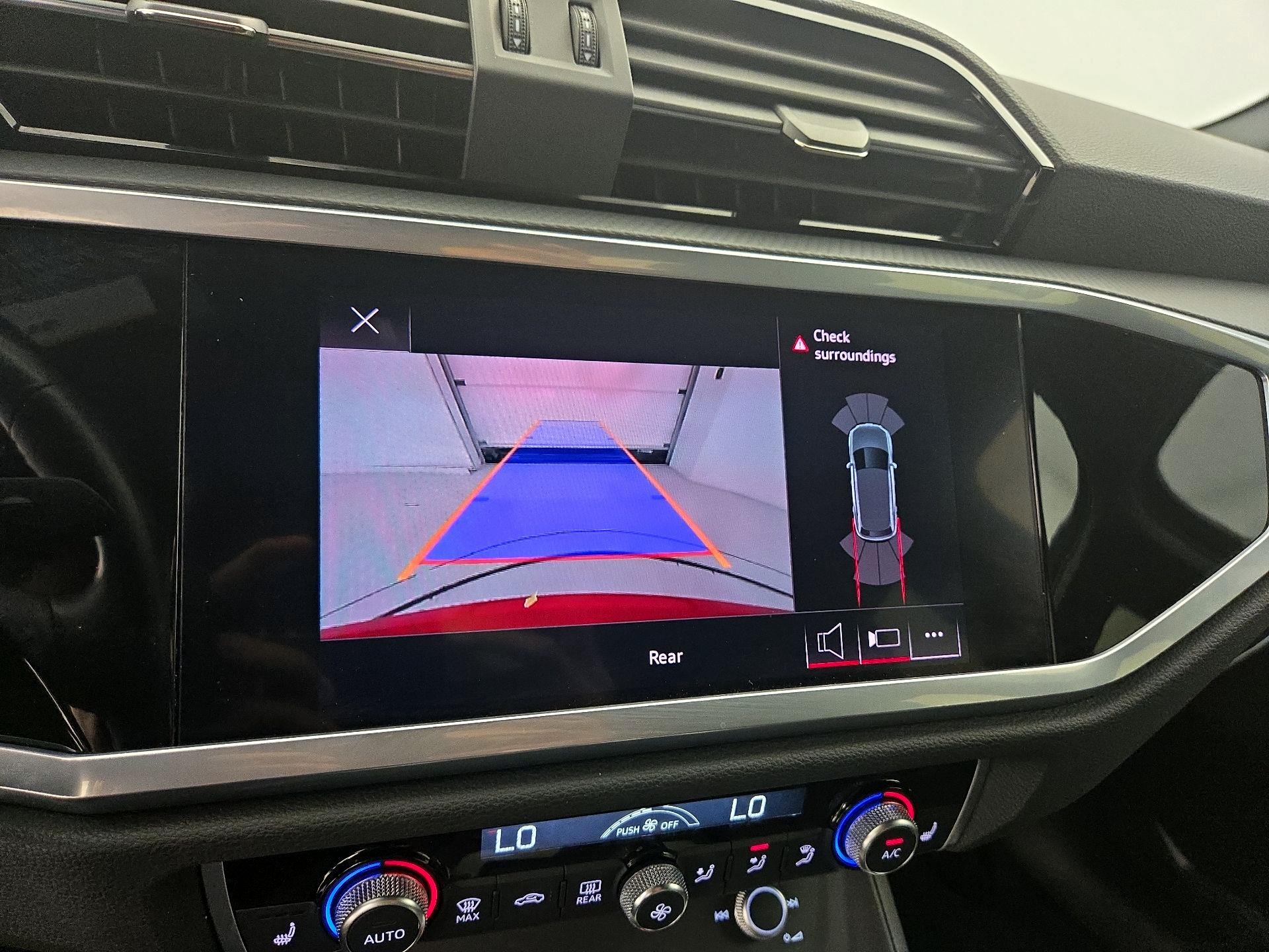 Thumbnail: 2022 Audi Q3 - 14