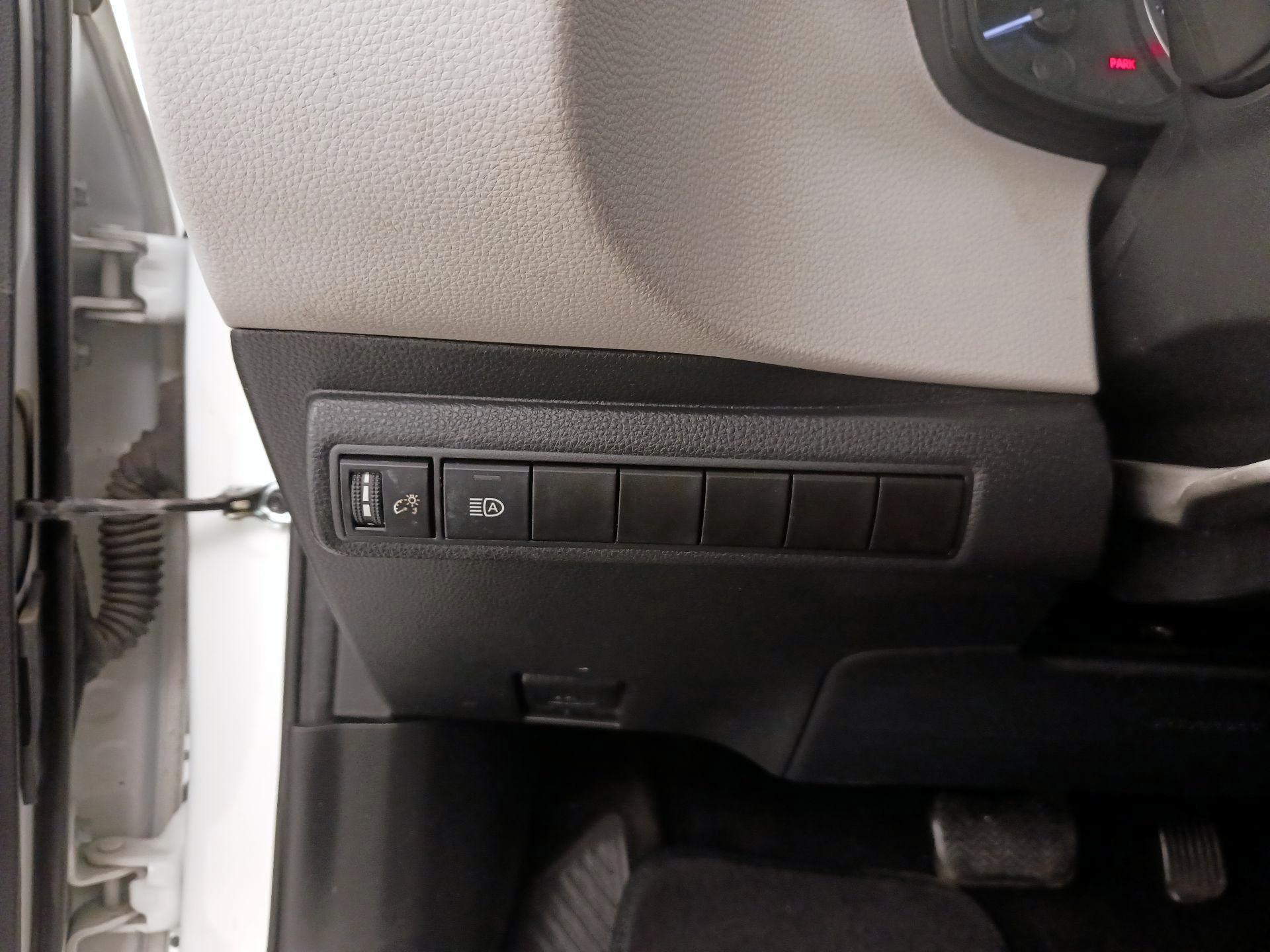 Thumbnail: 2020 Toyota Corolla - 13