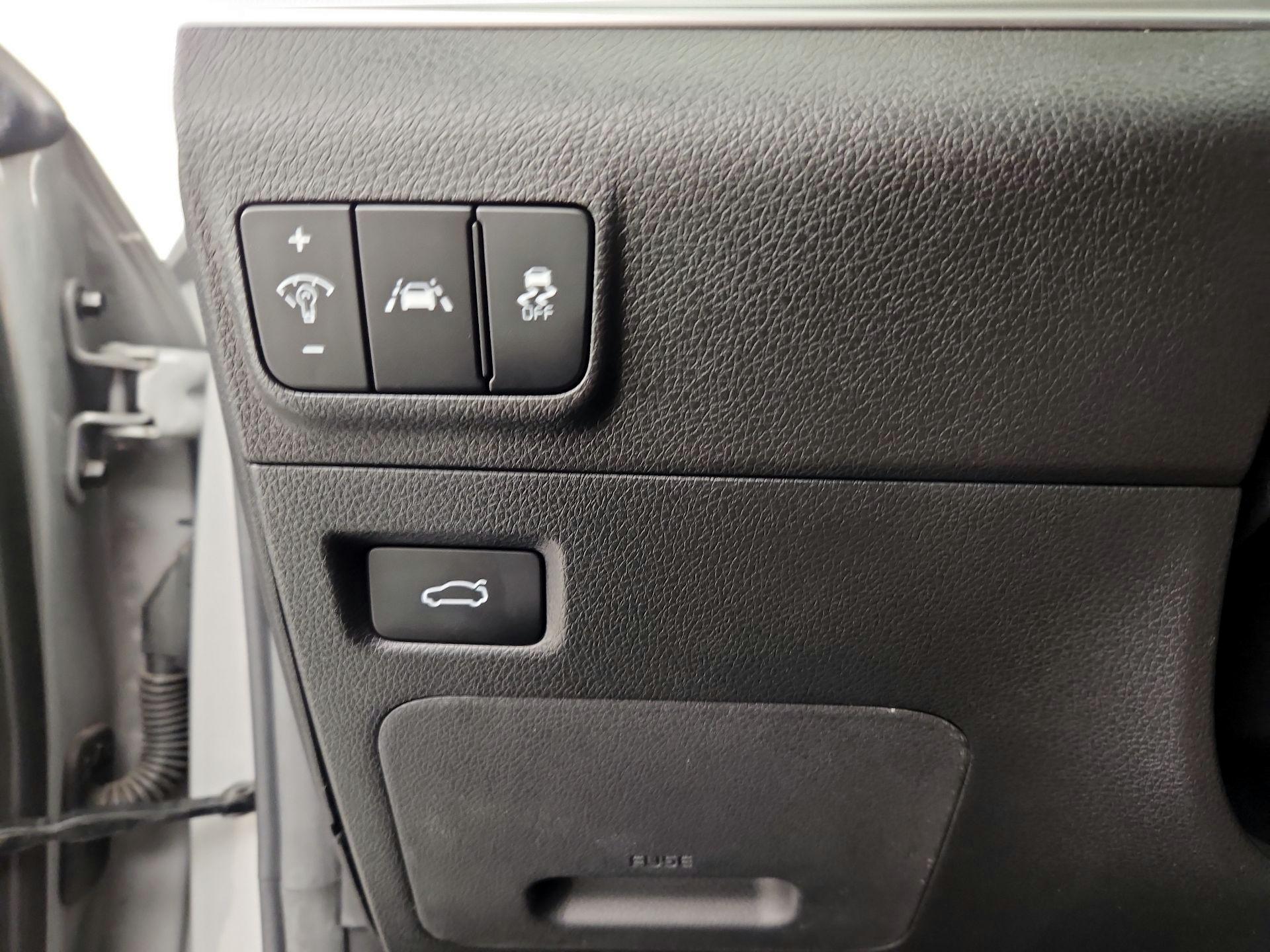 Thumbnail: 2022 Kia K5 - 13