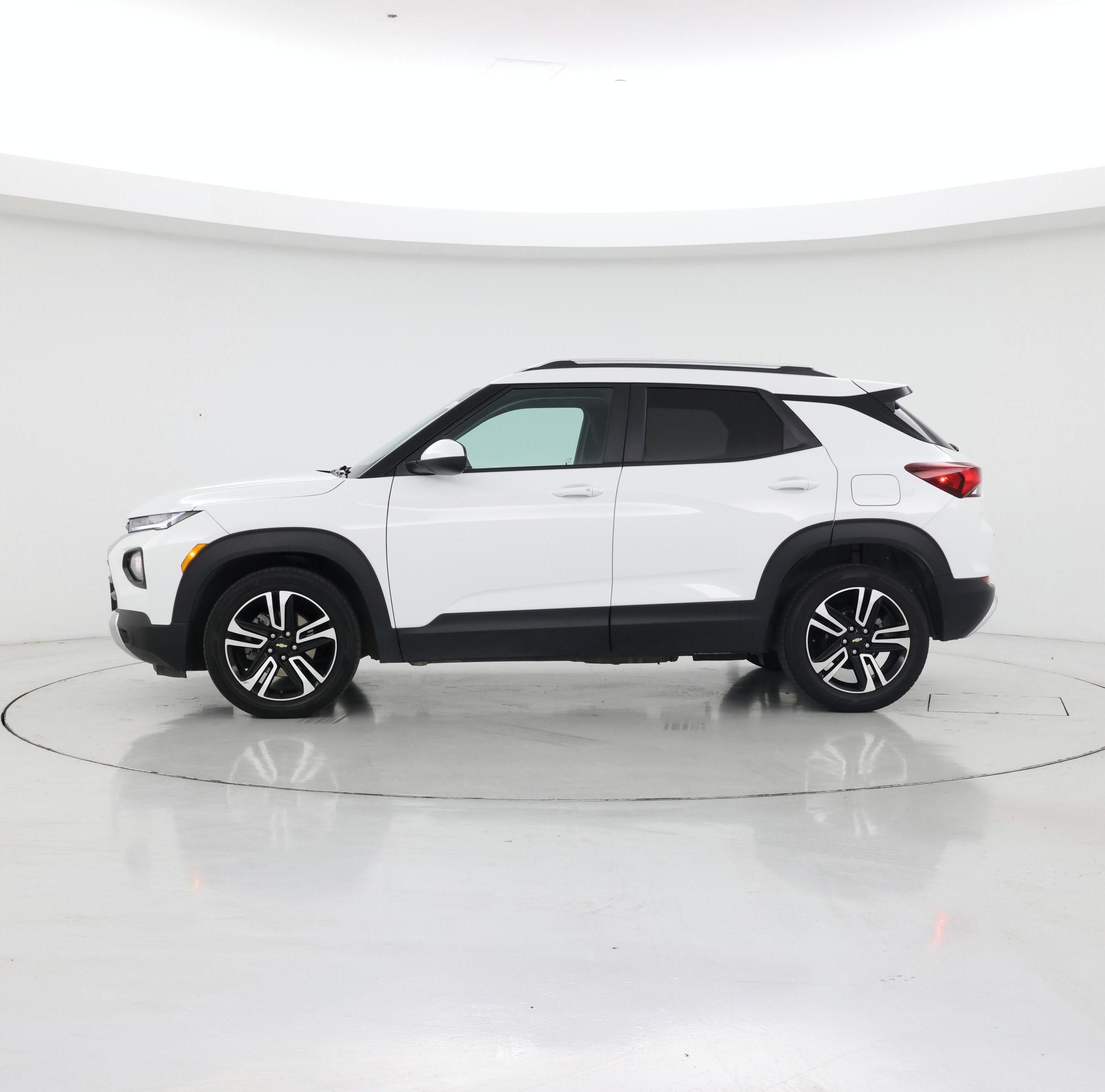 Thumbnail: 2023 Chevrolet TrailBlazer - 3