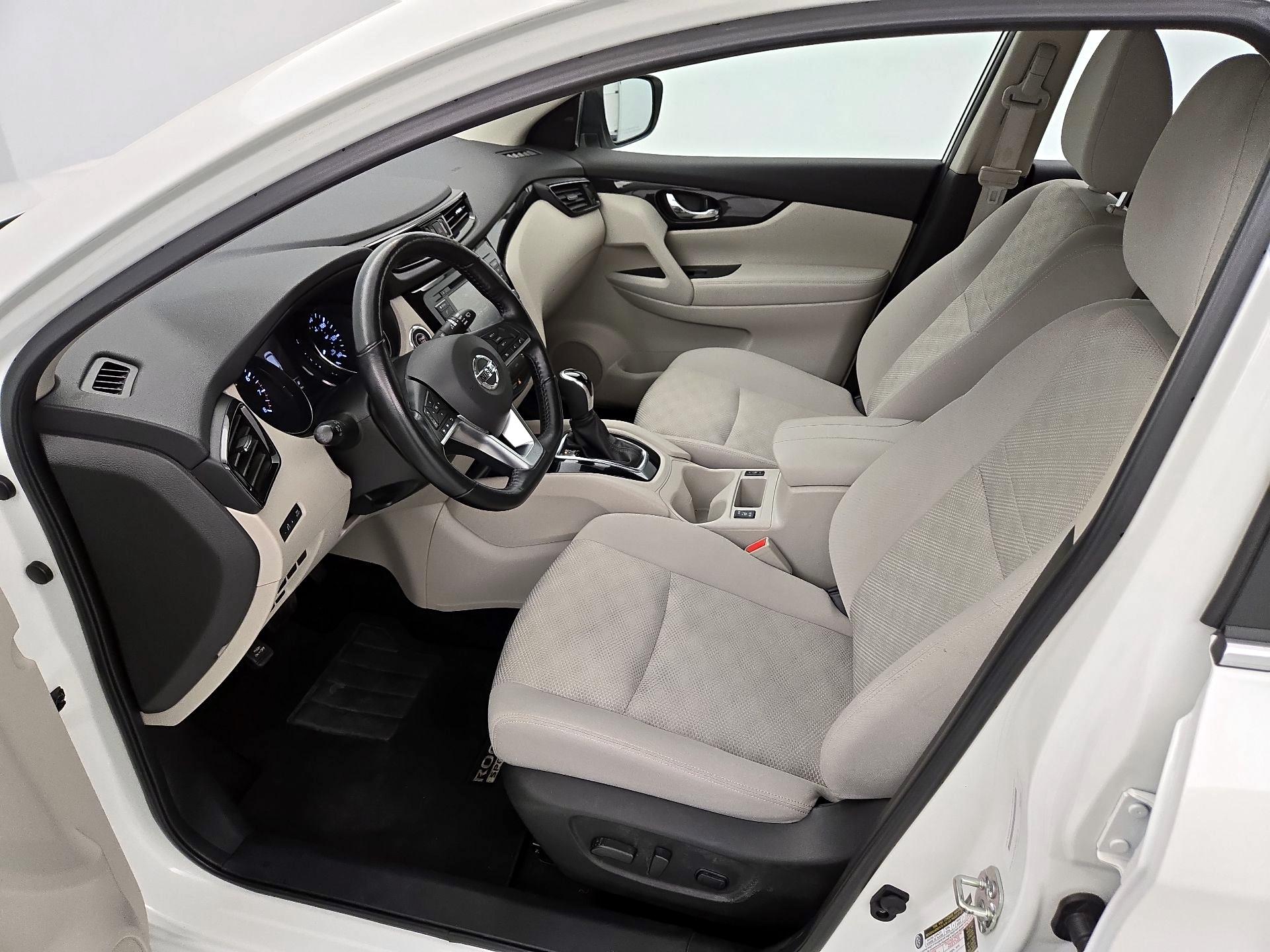 Thumbnail: 2022 Nissan Rogue Sport - 11