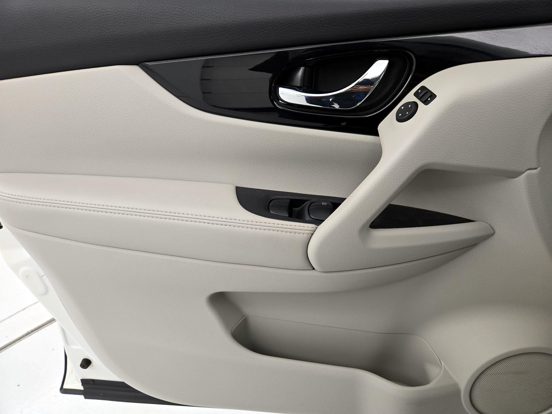 Thumbnail: 2022 Nissan Rogue Sport - 12