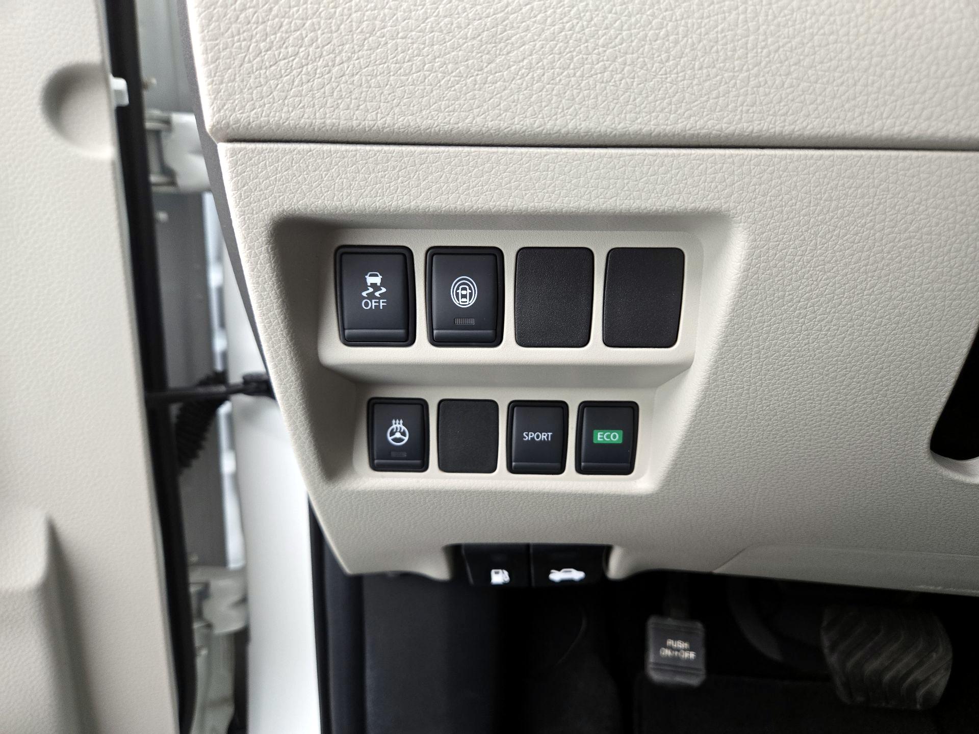 Thumbnail: 2022 Nissan Rogue Sport - 13