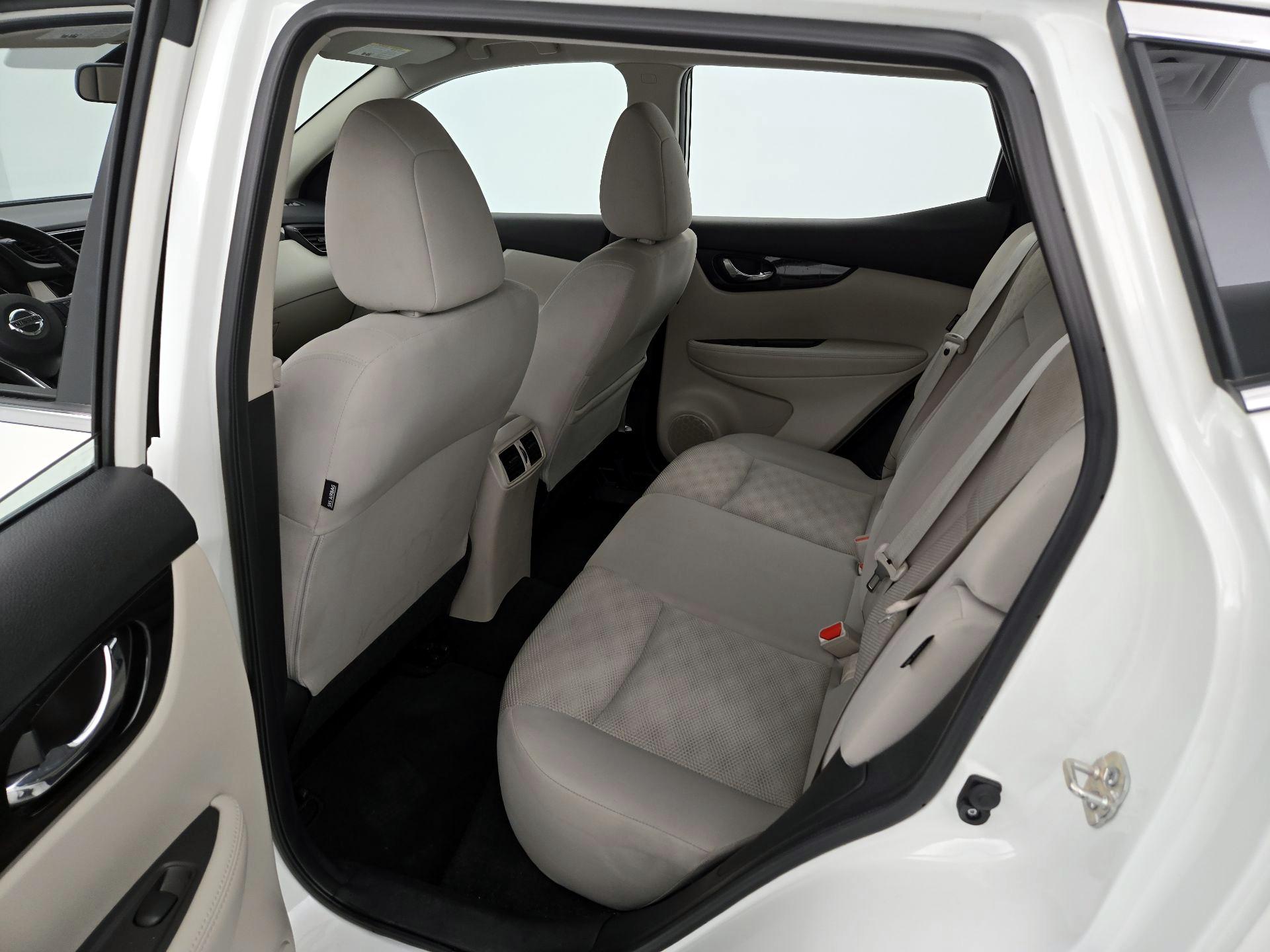 Thumbnail: 2022 Nissan Rogue Sport - 19