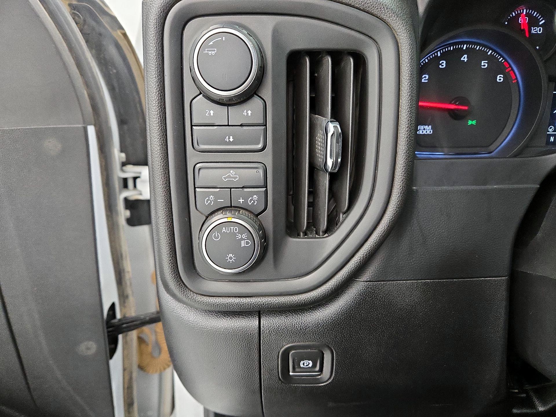 Thumbnail: 2020 Chevrolet Silverado 2500 - 13