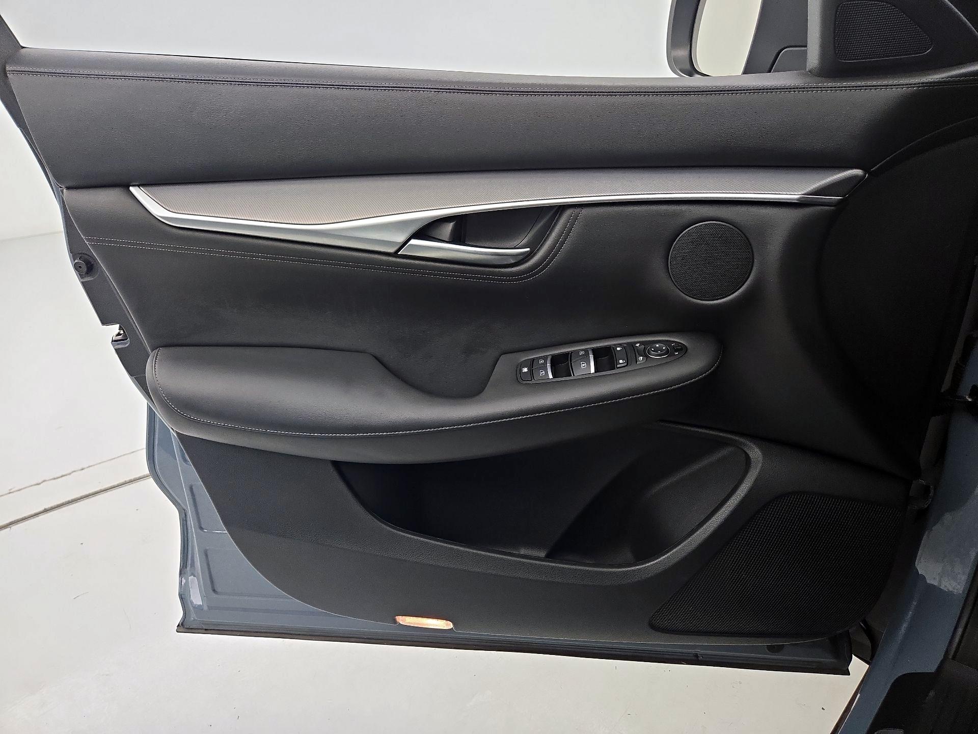 Thumbnail: 2023 INFINITI QX55 - 12