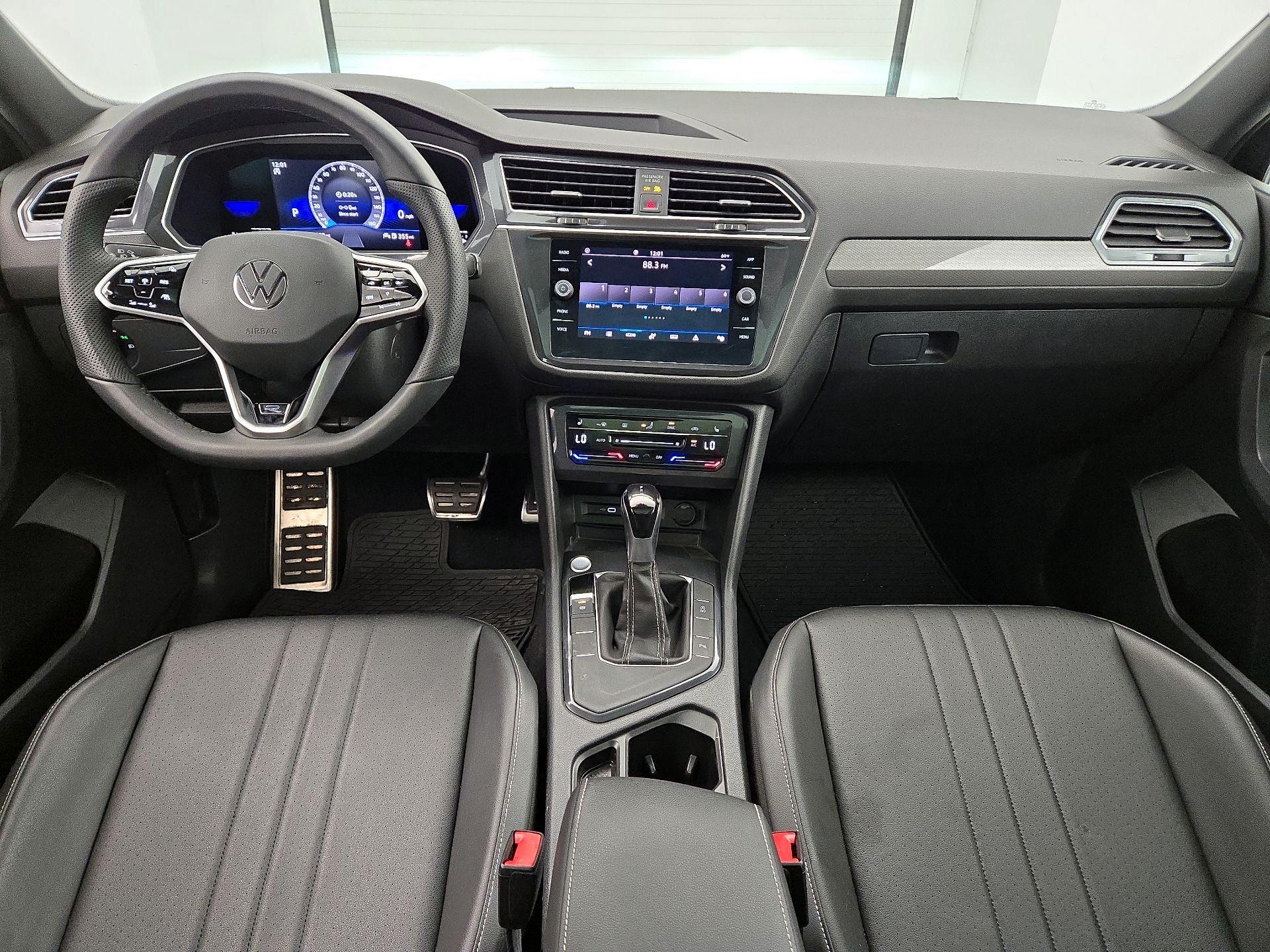 Thumbnail: 2022 Volkswagen Tiguan - 9