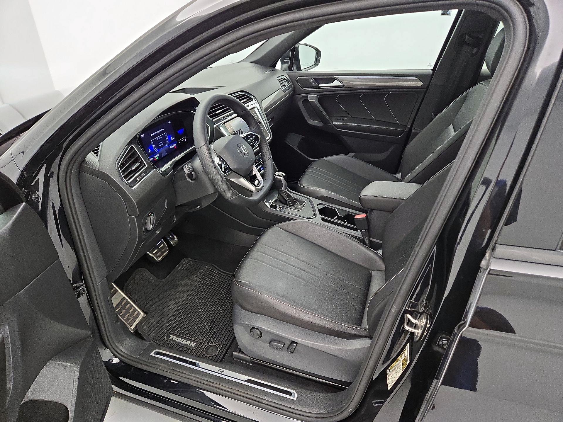 Thumbnail: 2022 Volkswagen Tiguan - 11