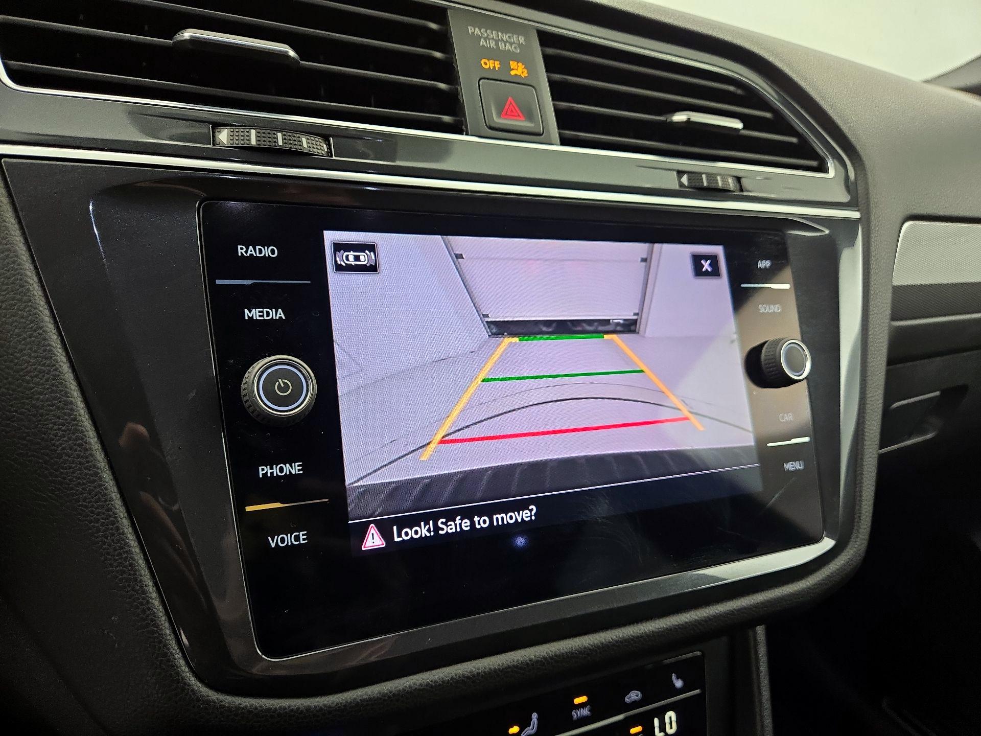 Thumbnail: 2022 Volkswagen Tiguan - 14