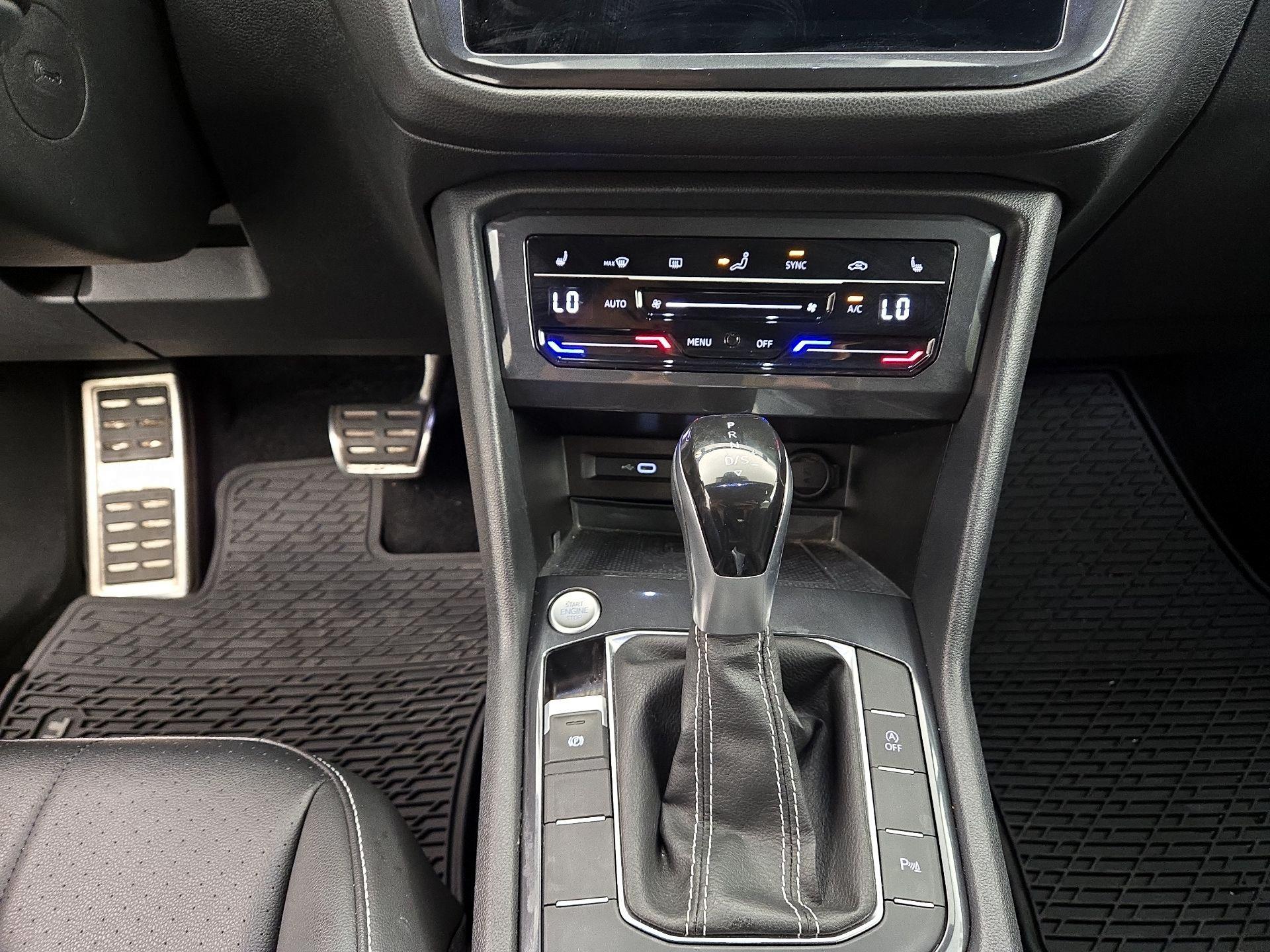 Thumbnail: 2022 Volkswagen Tiguan - 17