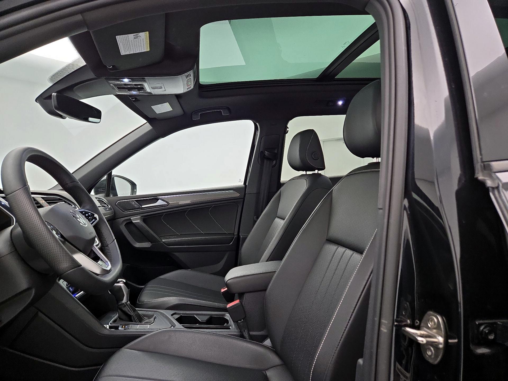 Thumbnail: 2022 Volkswagen Tiguan - 19