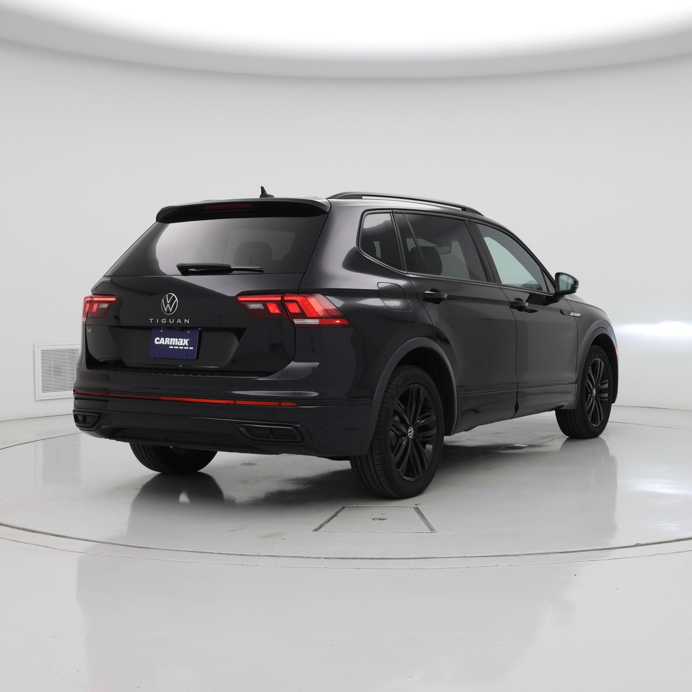 Thumbnail: 2022 Volkswagen Tiguan - 8