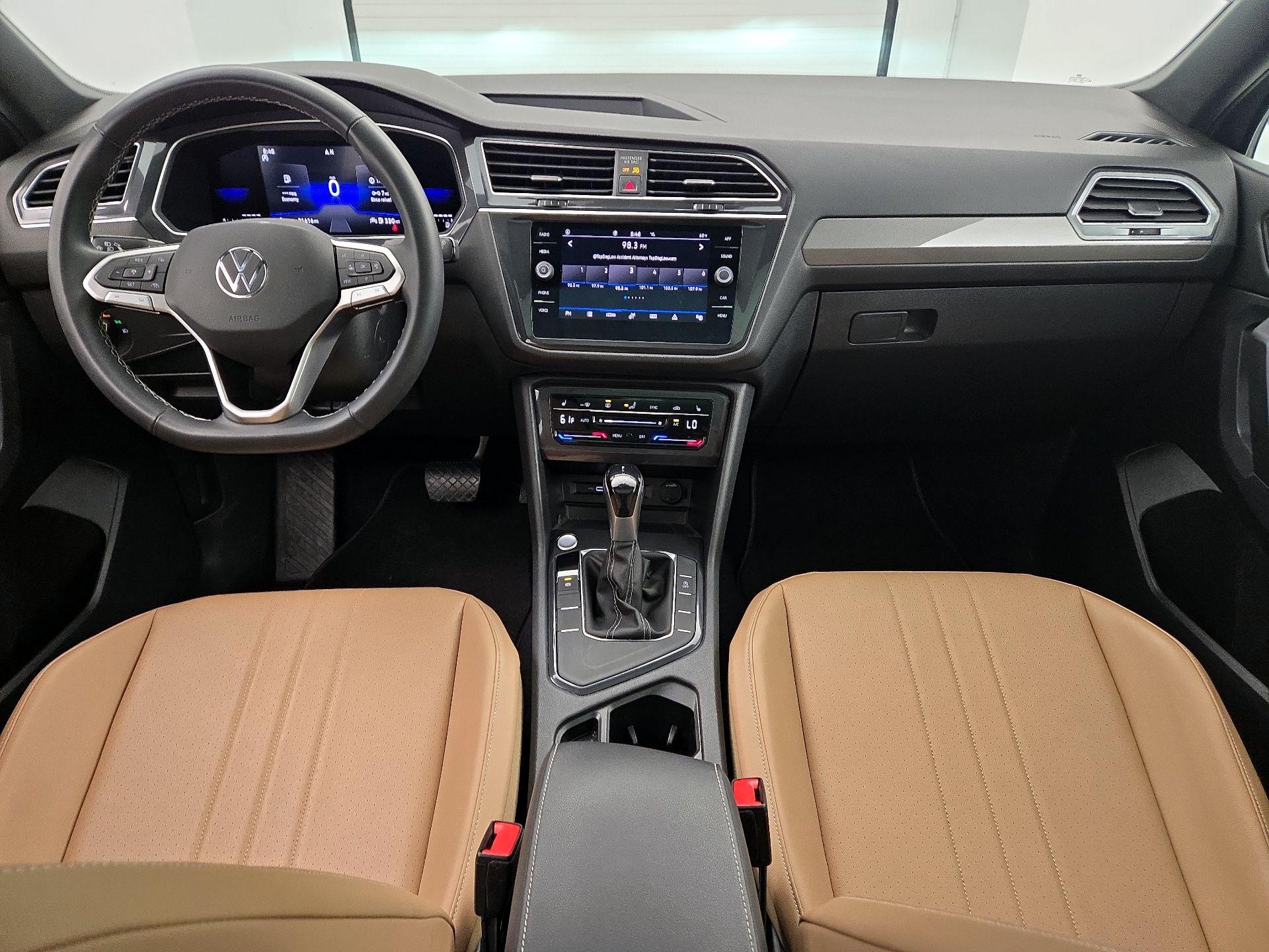 Thumbnail: 2022 Volkswagen Tiguan - 9