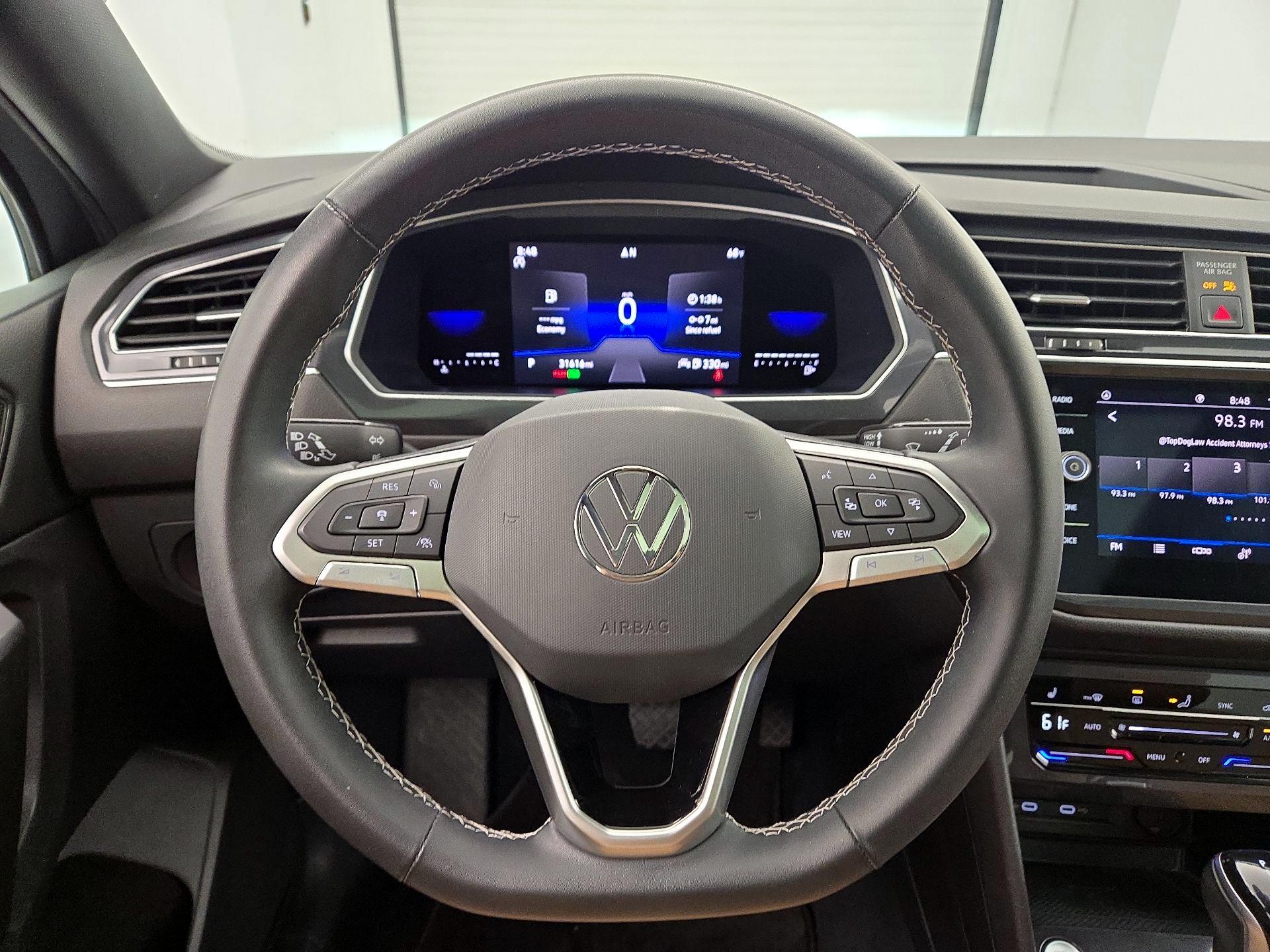 Thumbnail: 2022 Volkswagen Tiguan - 10