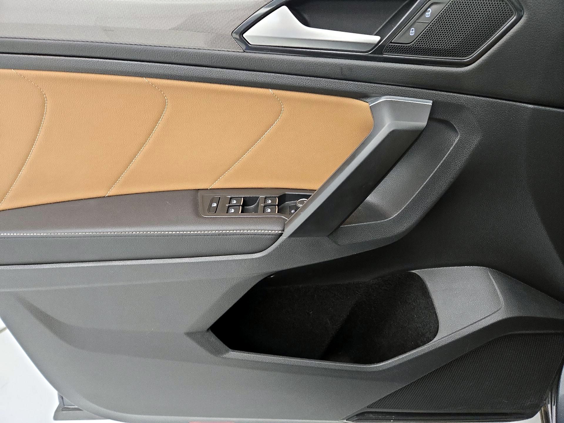 Thumbnail: 2022 Volkswagen Tiguan - 12