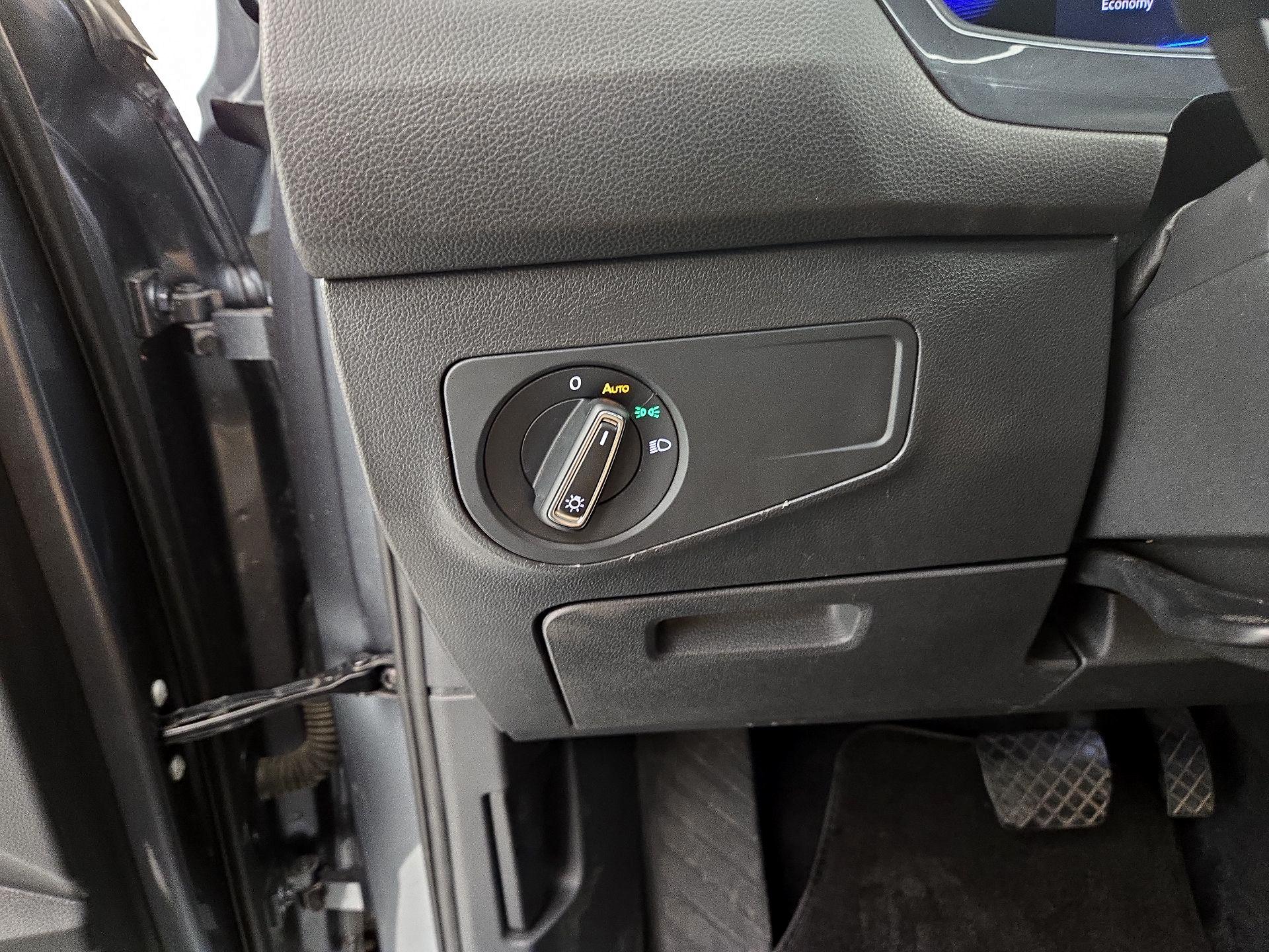 Thumbnail: 2022 Volkswagen Tiguan - 13