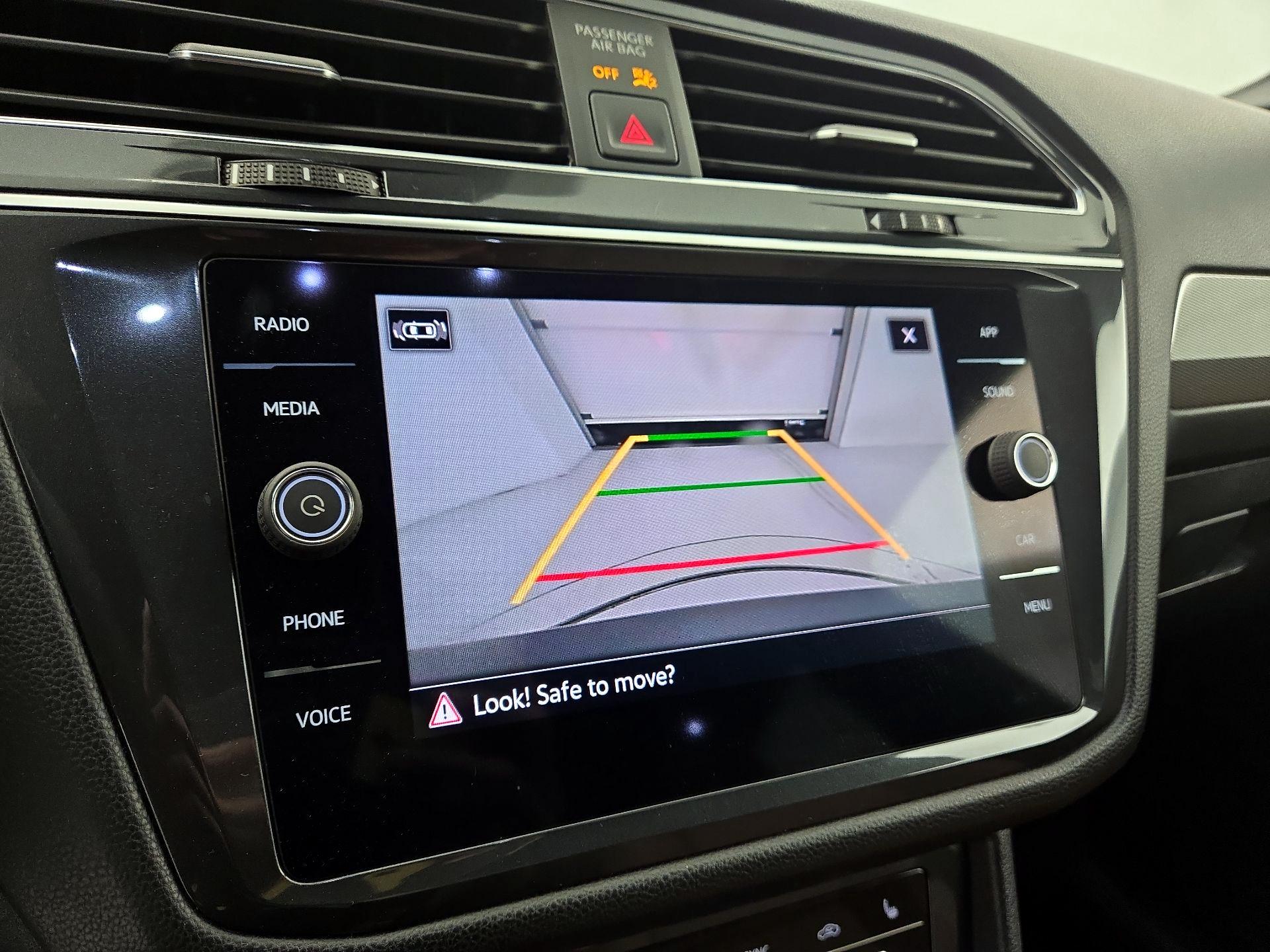 Thumbnail: 2022 Volkswagen Tiguan - 14