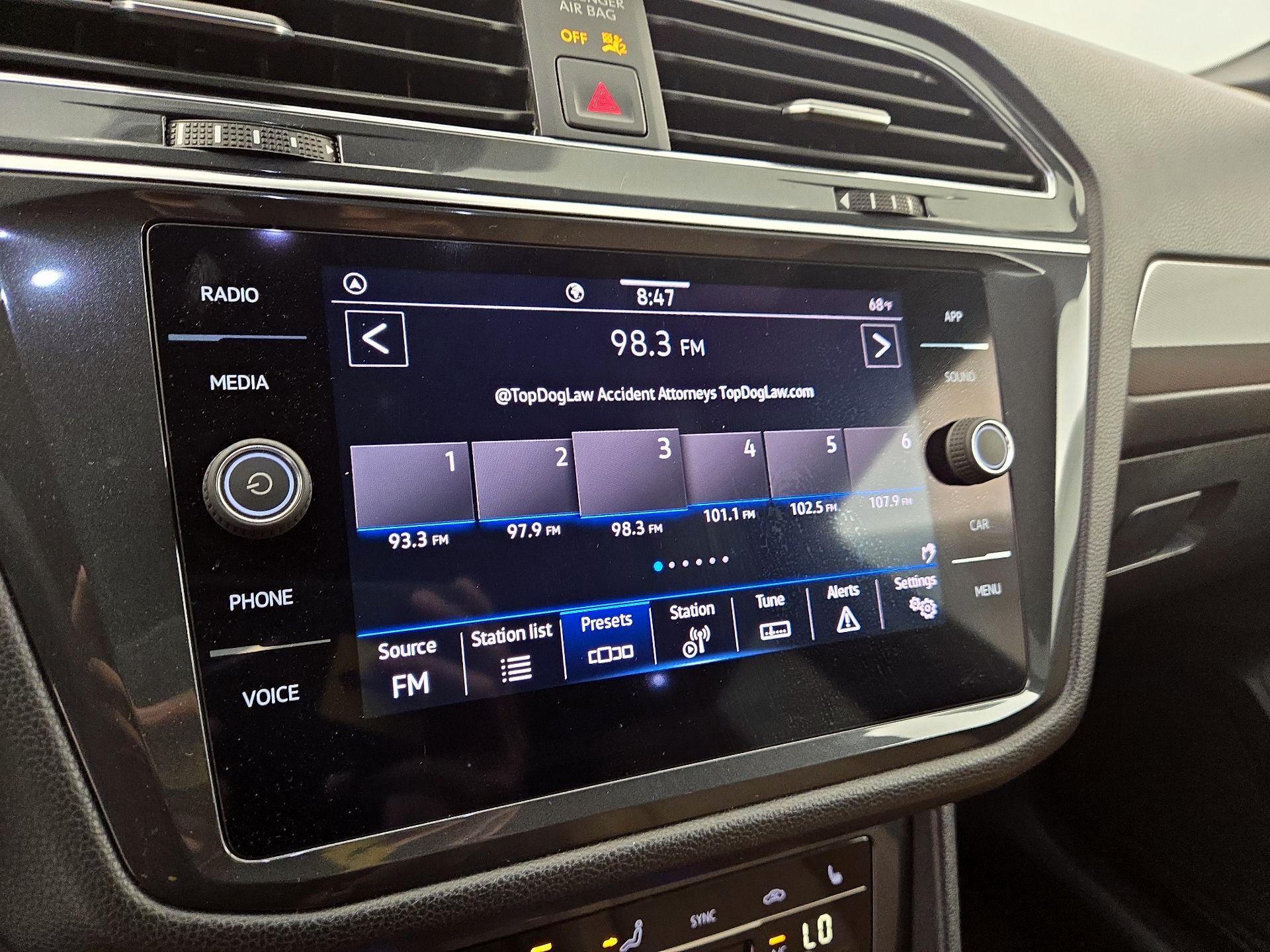 Thumbnail: 2022 Volkswagen Tiguan - 15