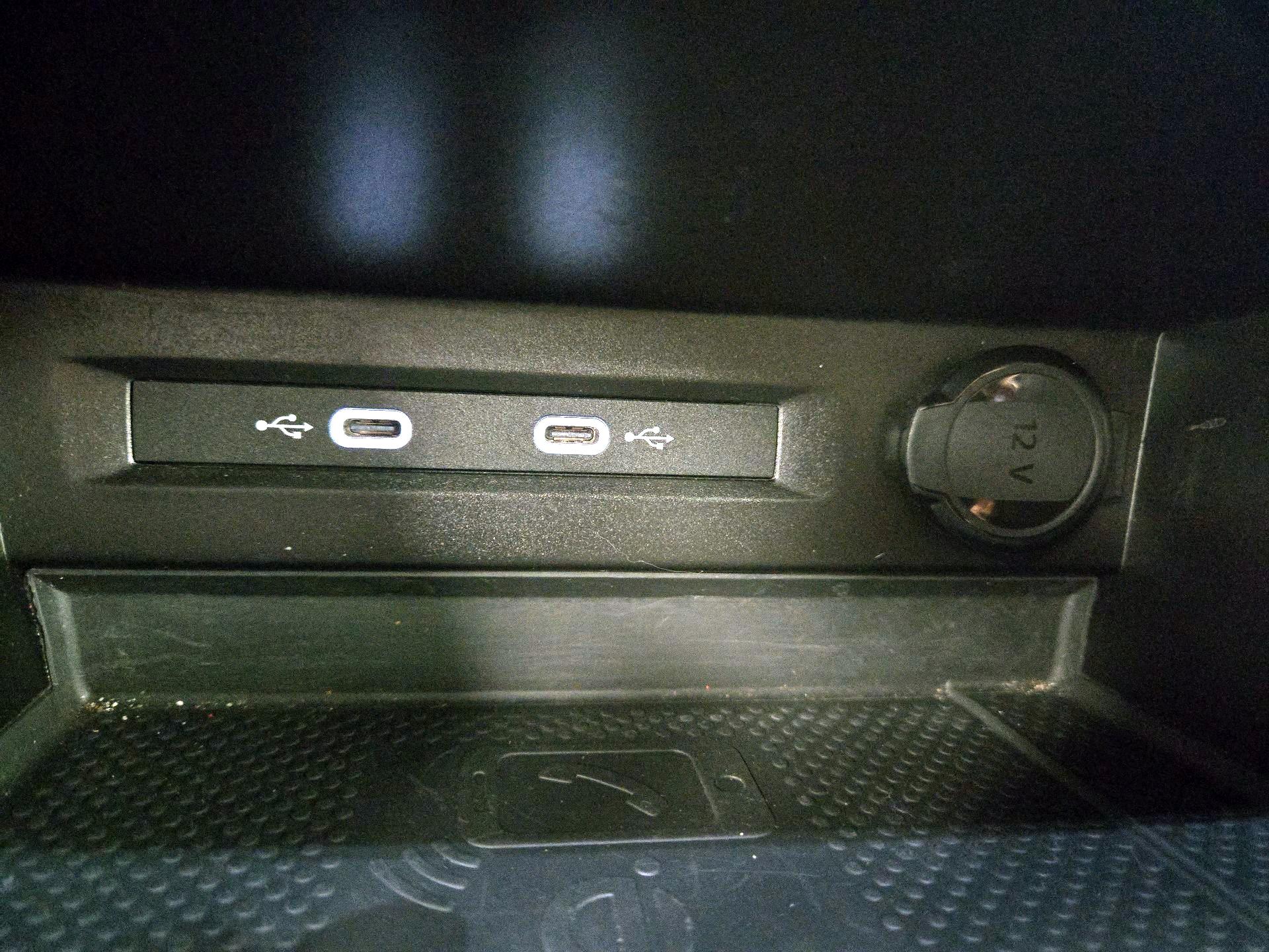 Thumbnail: 2022 Volkswagen Tiguan - 18