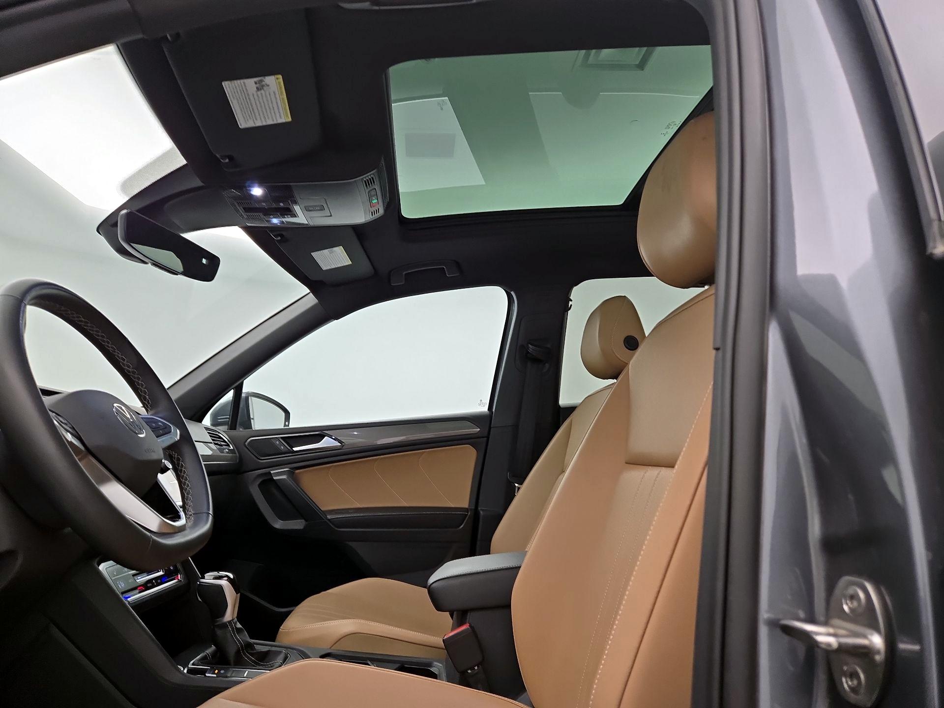 Thumbnail: 2022 Volkswagen Tiguan - 19