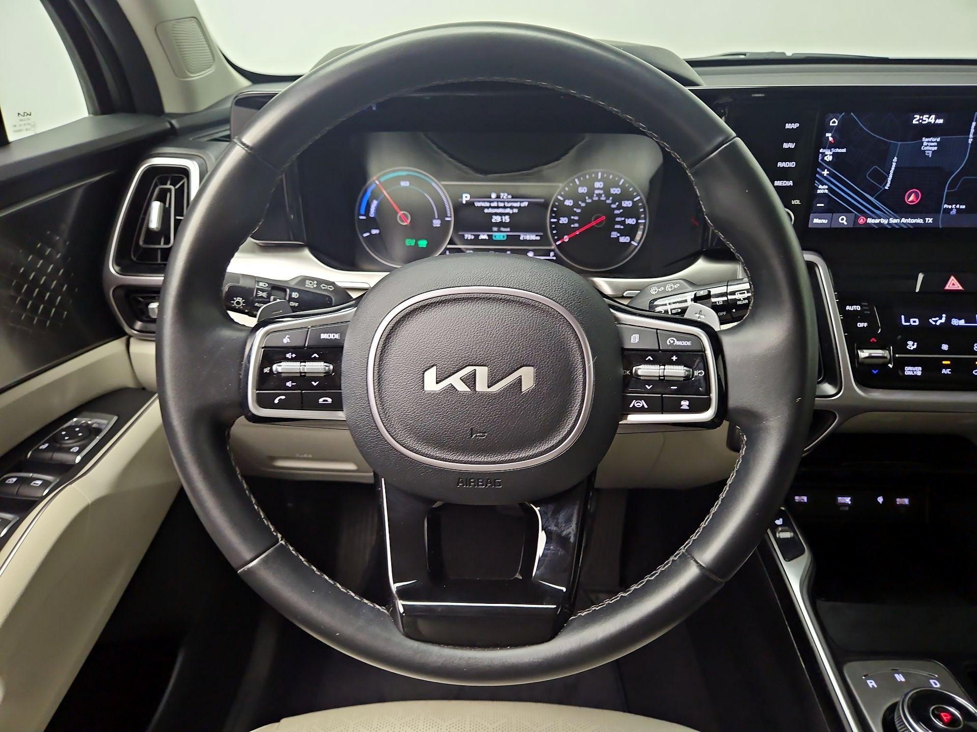 Thumbnail: 2023 Kia Sorento - 10