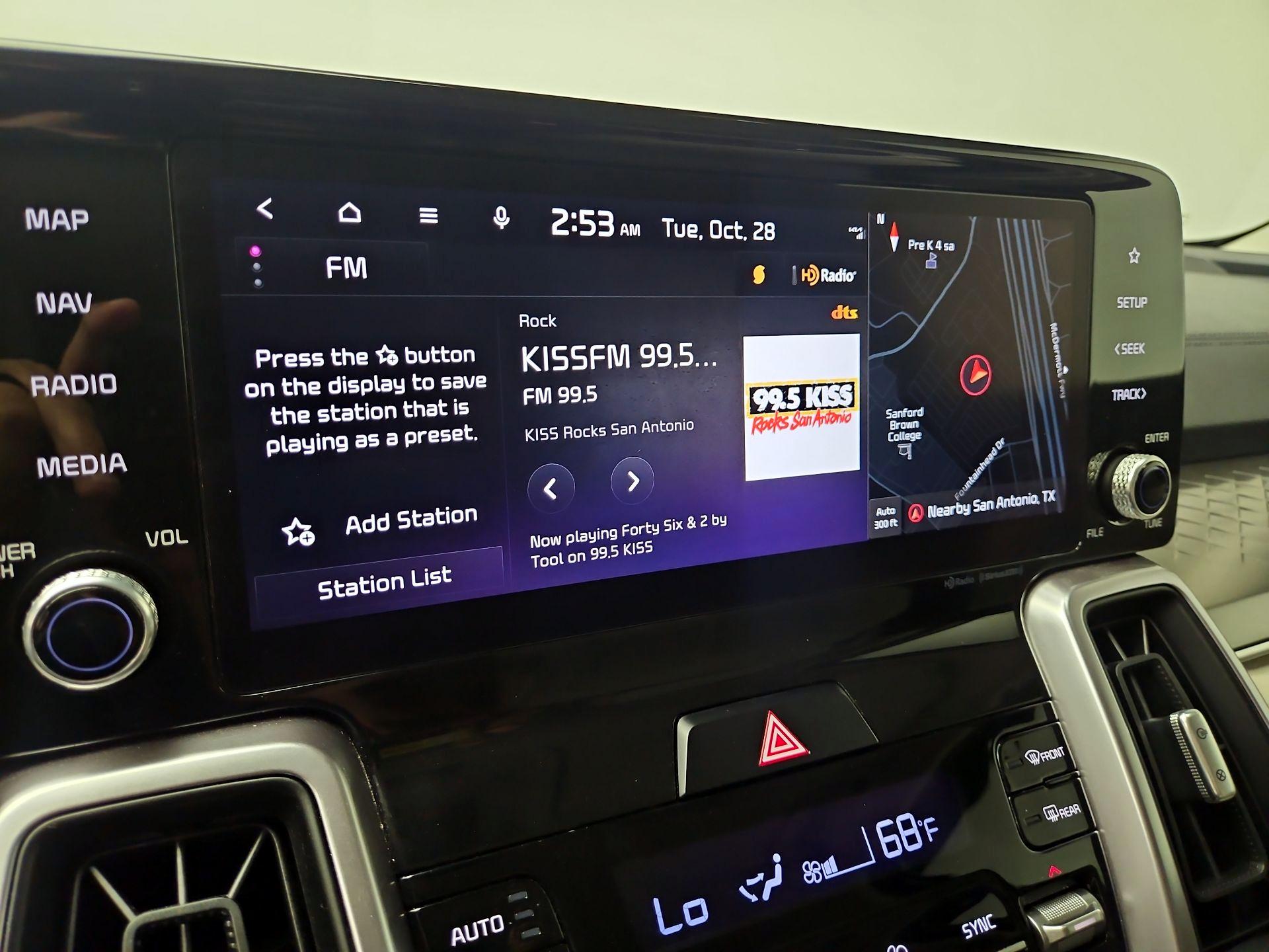 Thumbnail: 2023 Kia Sorento - 16