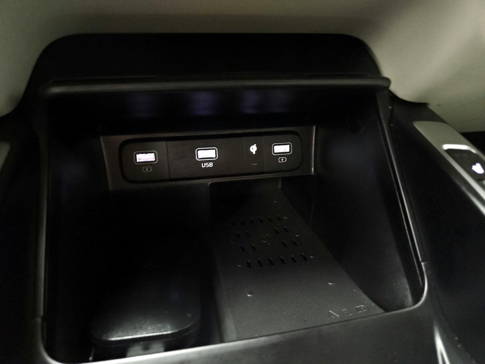 Thumbnail: 2023 Kia Sorento - 19