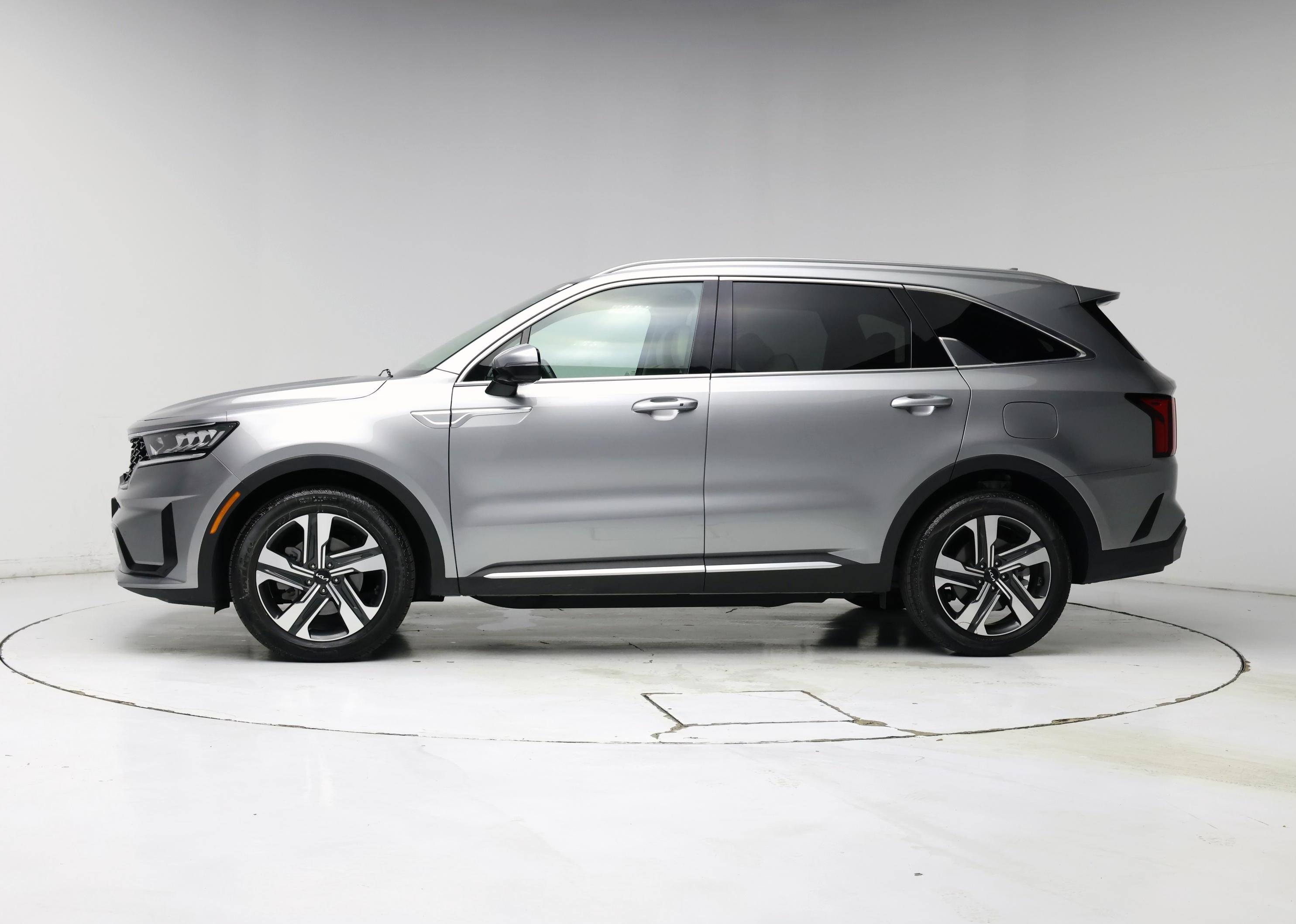 Thumbnail: 2023 Kia Sorento - 3