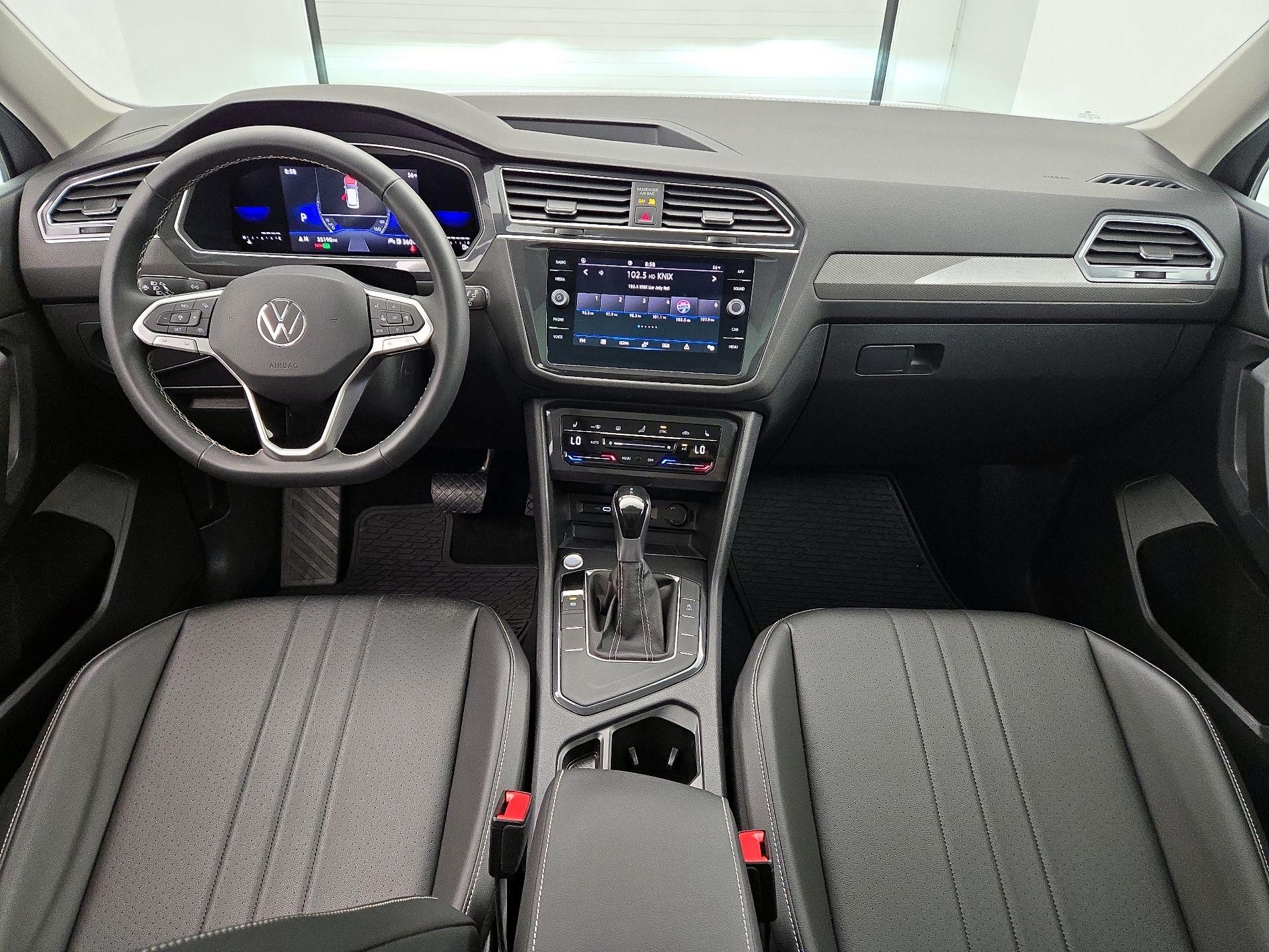 Thumbnail: 2022 Volkswagen Tiguan - 9