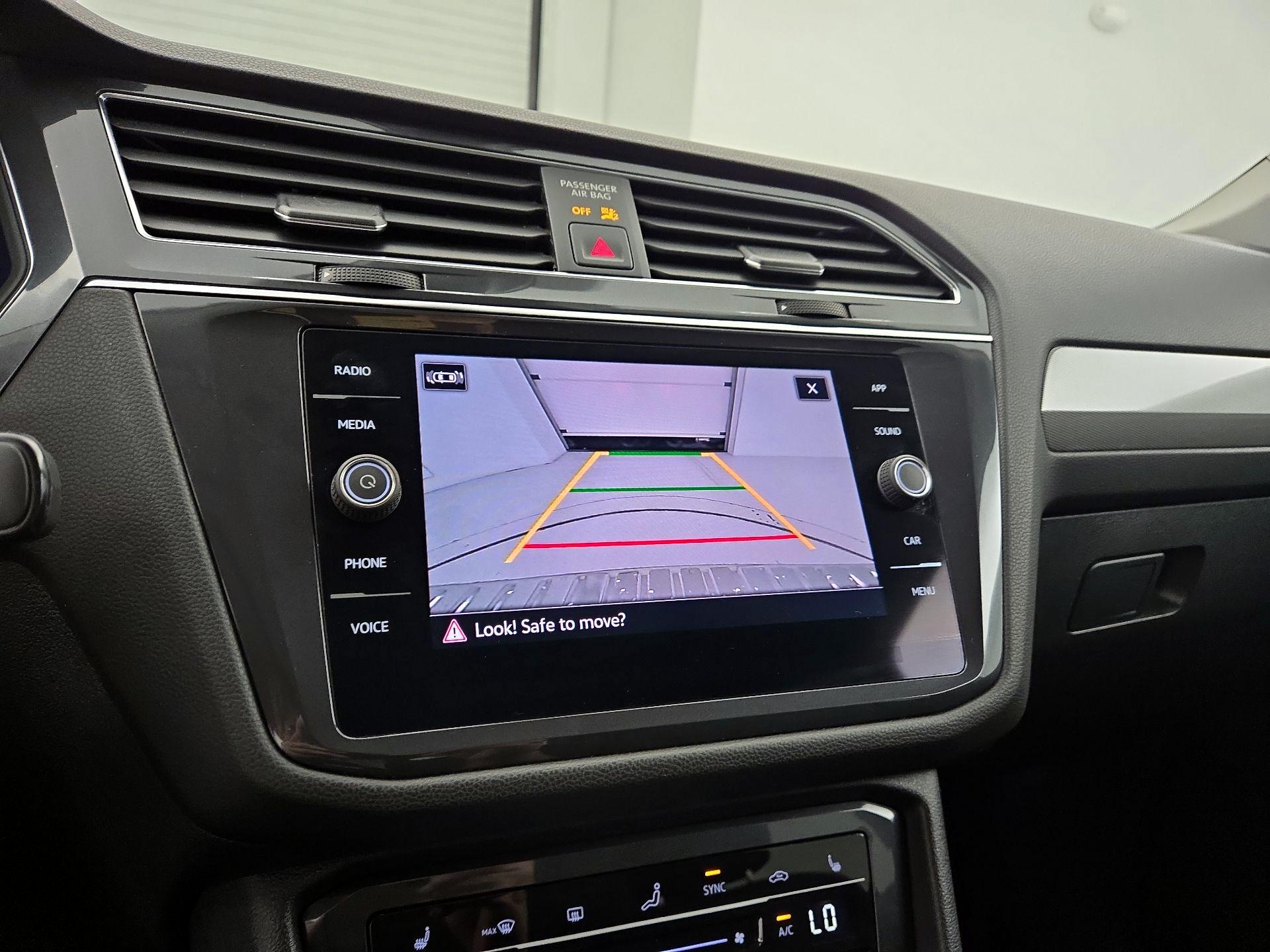 Thumbnail: 2022 Volkswagen Tiguan - 14