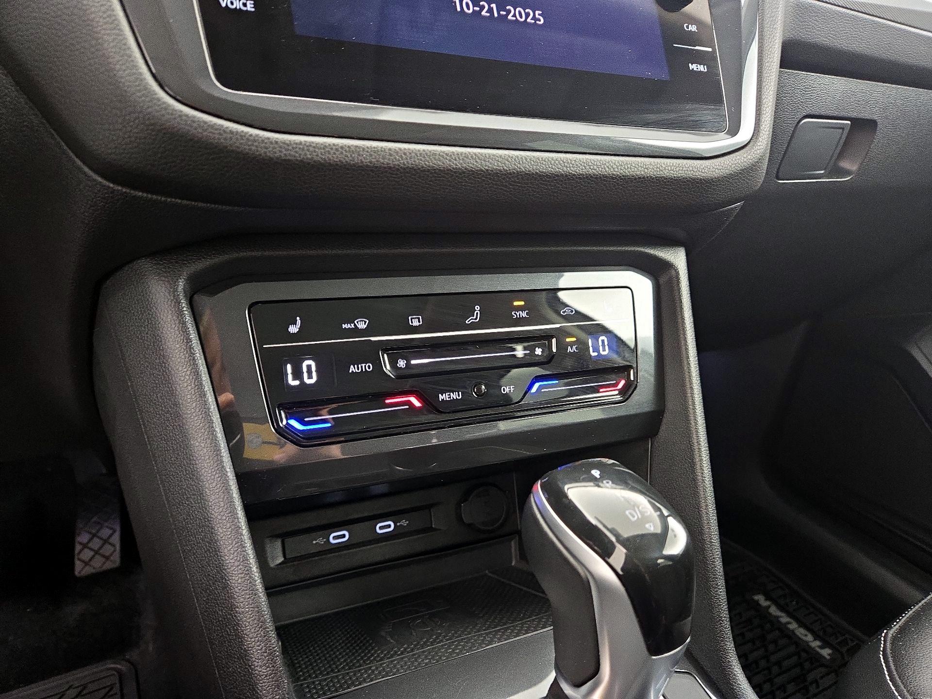 Thumbnail: 2022 Volkswagen Tiguan - 16