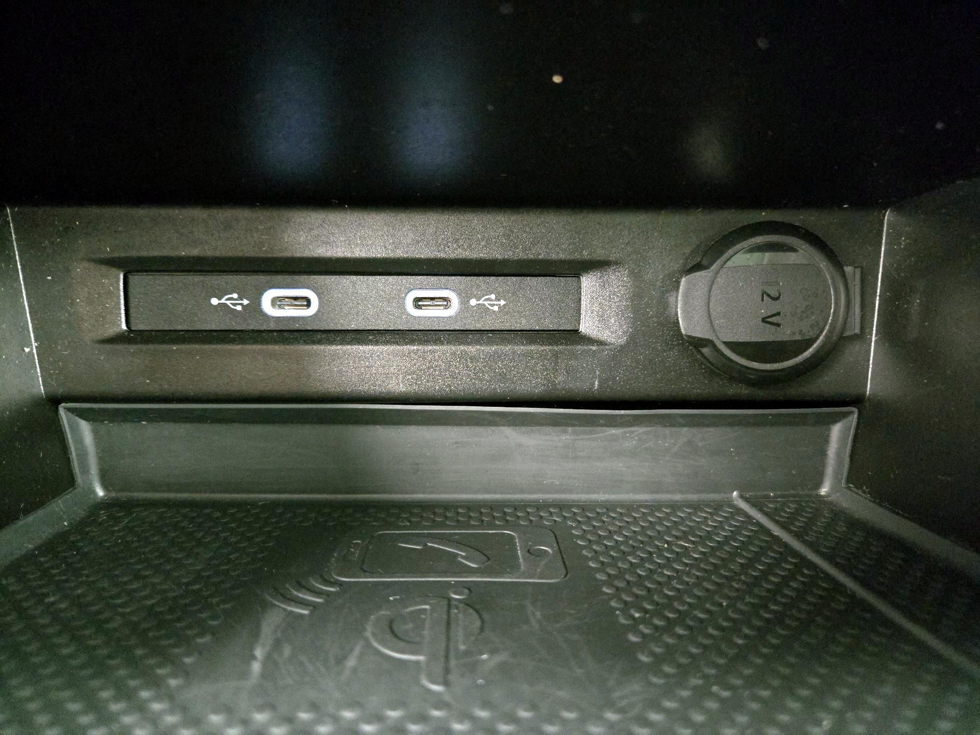 Thumbnail: 2022 Volkswagen Tiguan - 18