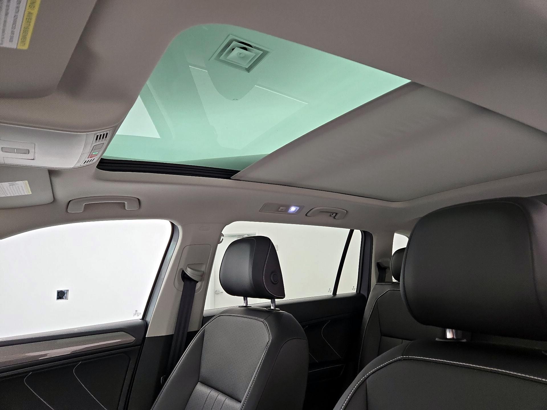 Thumbnail: 2022 Volkswagen Tiguan - 19